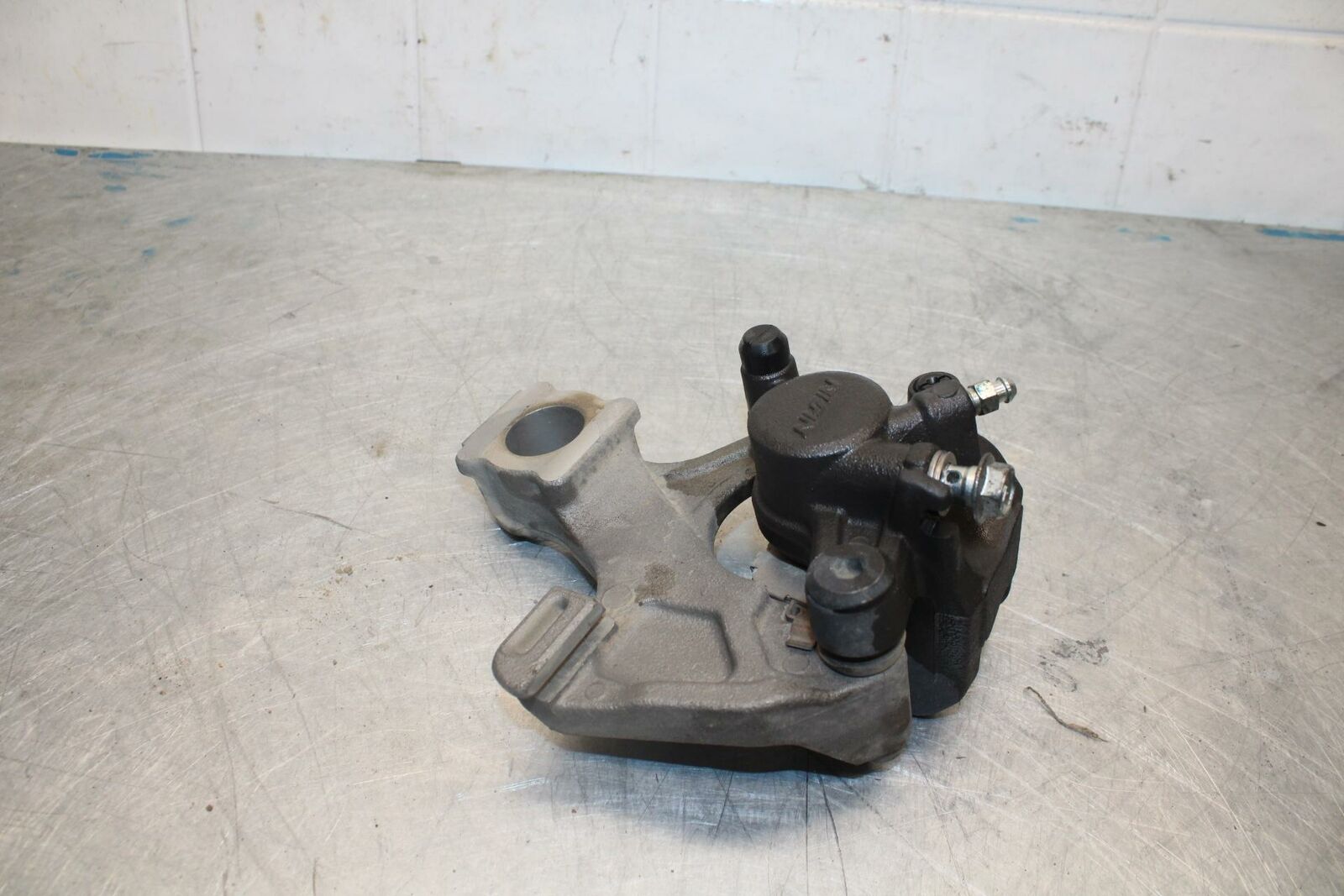 11-22 SUZUKI GSXR600 REAR BACK BRAKE CALIPER BB422