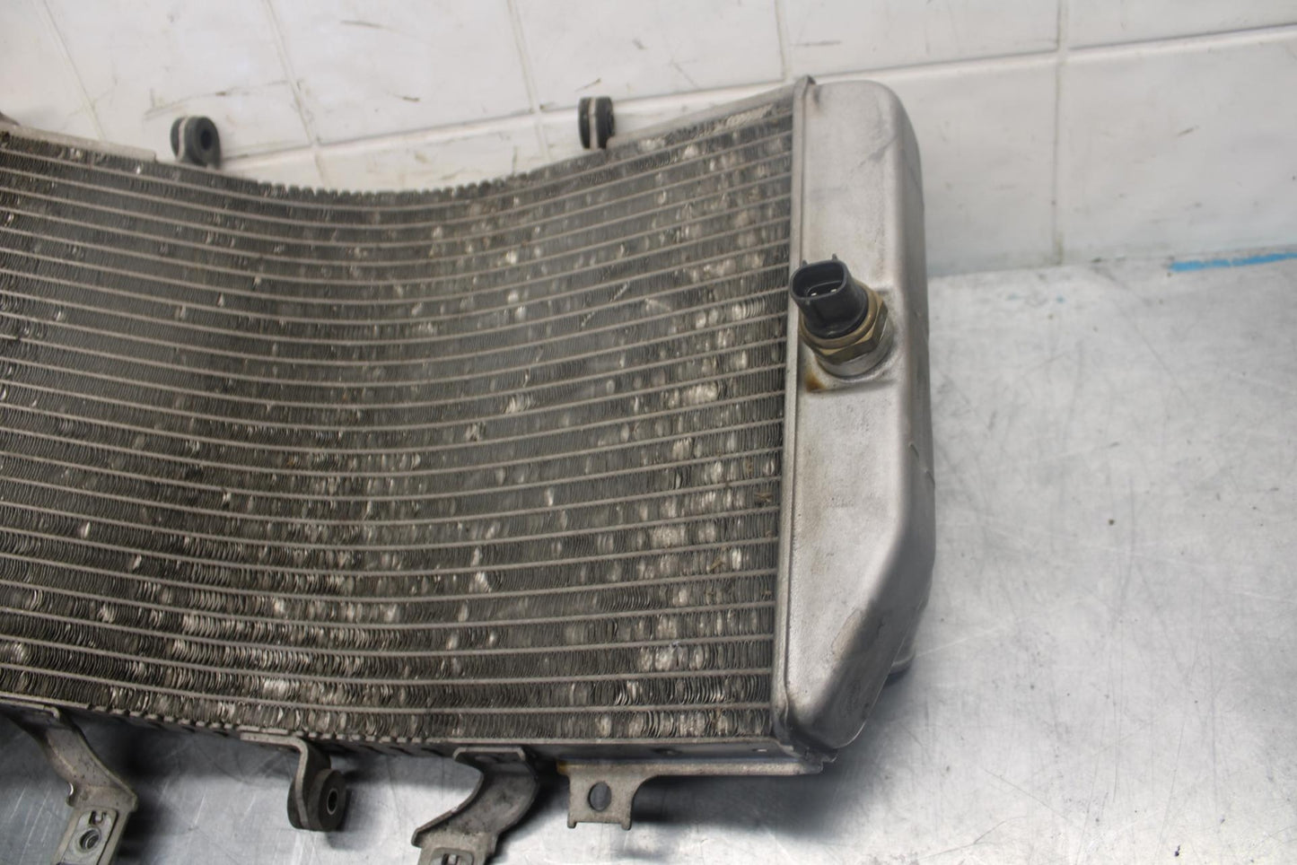 03-04 SUZUKI GSXR1000 ENGINE RADIATOR MOTOR COOLER COOLING  17710-40F20 BB459