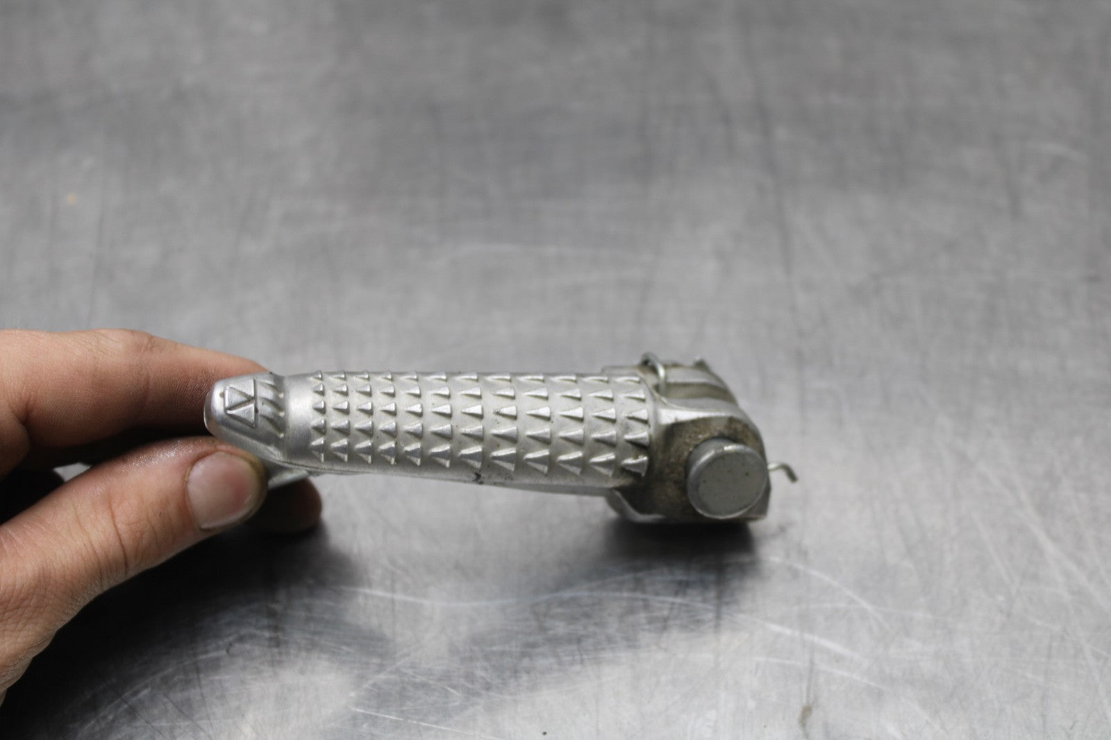 13-17 KAWASAKI NINJA 300 EX300 ABS RIGHT FRONT FOOT REST PEG STEP BB187