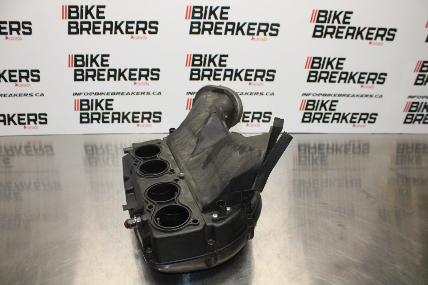 11 SUZUKI GSXR1000 AIRBOX AIR INTAKE FILTER BOX BB142