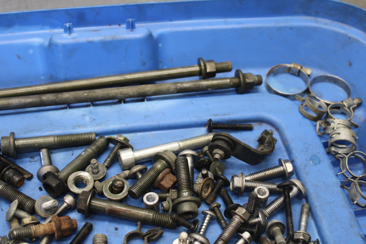 05 YAMAHA YZF R6 MOUNTING BOLTS HARDWARE SCREWS BB894