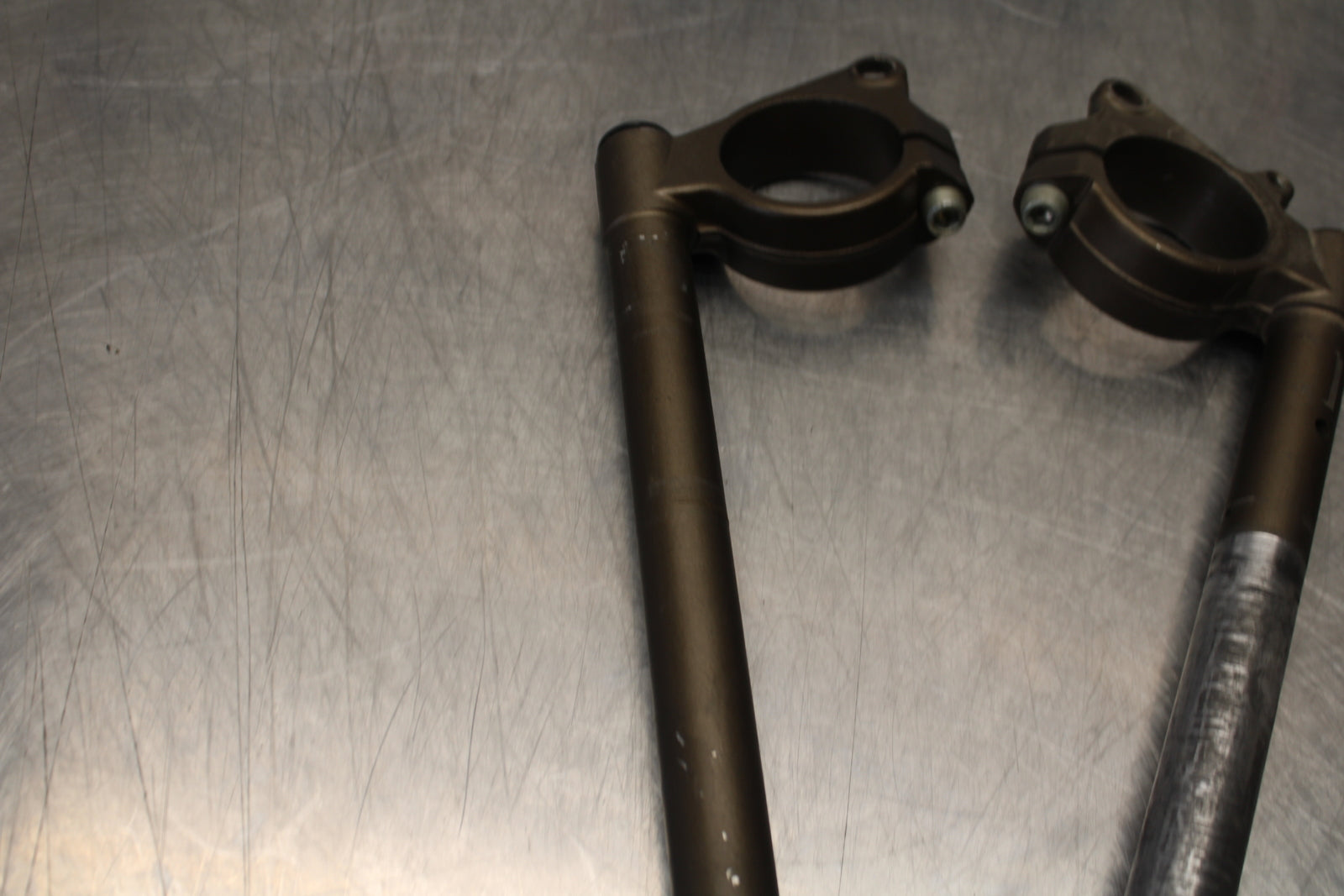 04-05 KAWASAKI NINJA ZX10R LEFT RIGHT CLIP ON ONS HANDLEBARS PAIR SET BB163