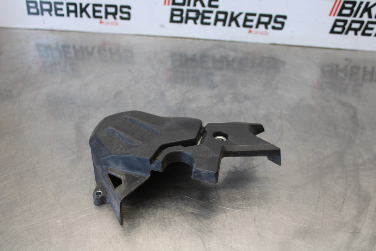 24-25 KAWASAKI NINJA 500 ABS ENGINE SPROCKET COVER BB899
