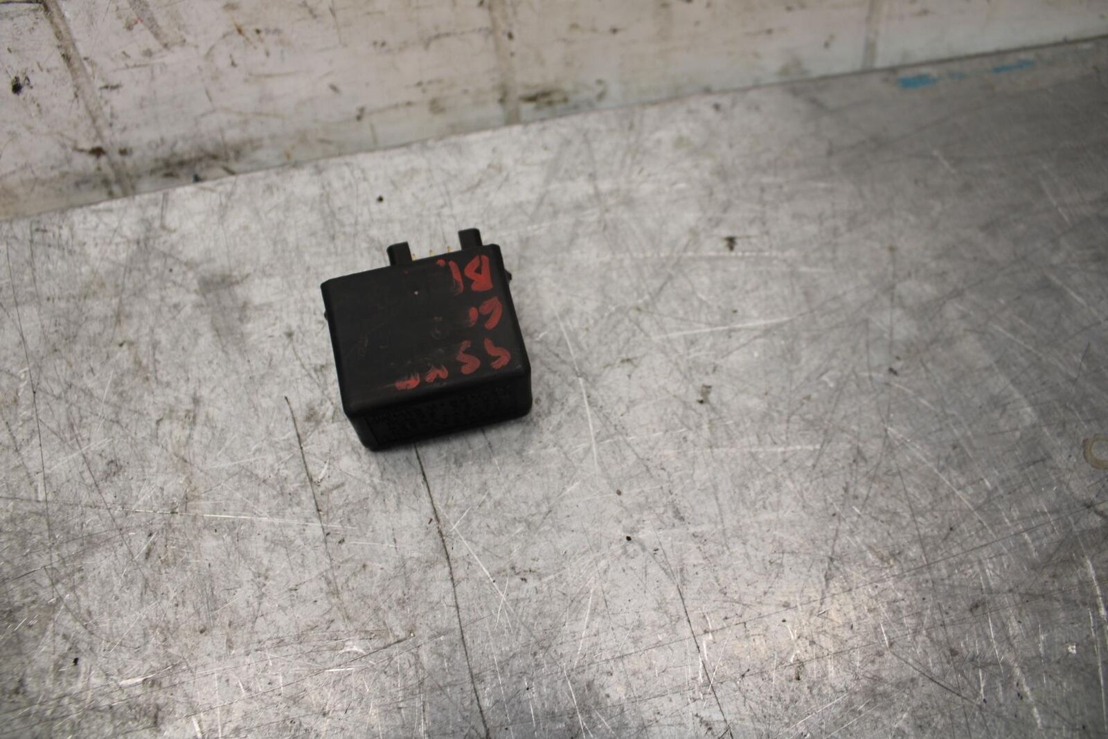 2001 Suzuki GSXR1000 TURN SIGNAL BLINKER RELAY FLASHER SWITCH 38610-03F00 BB52