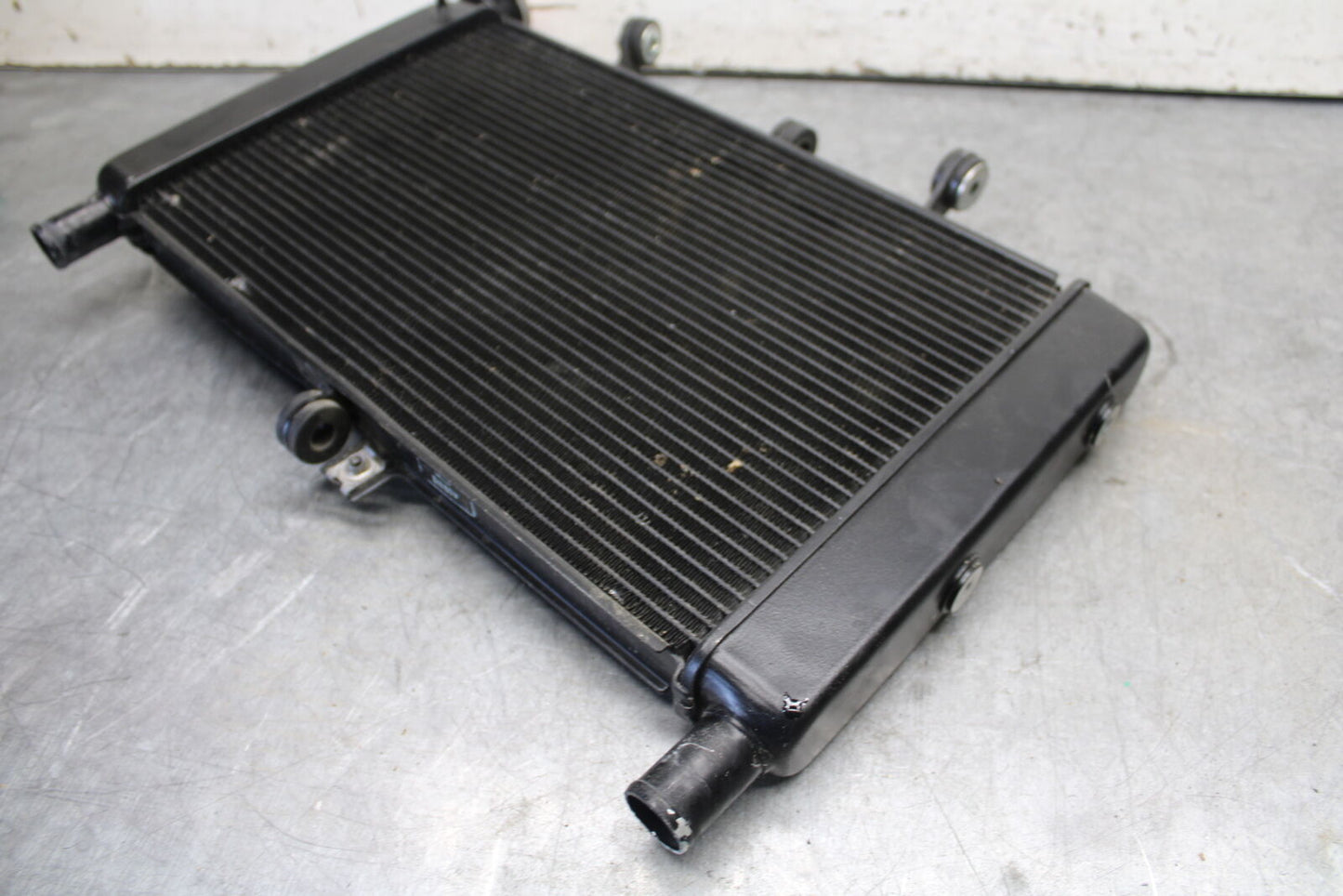 22-24 YAMAHA XSR900 ENGINE RADIATOR MOTOR COOLER COOLING RADIATER  BB683