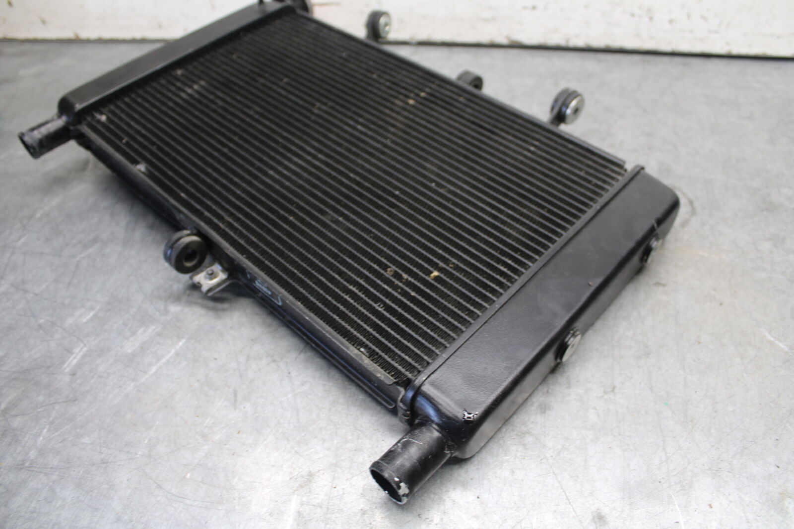 22-24 YAMAHA XSR900 ENGINE RADIATOR MOTOR COOLER COOLING RADIATER  BB683