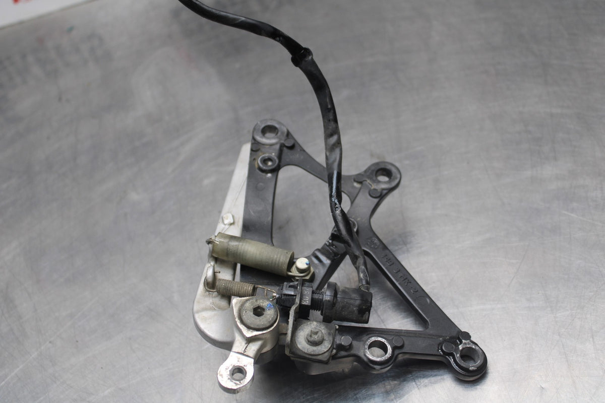 13 YAMAHA YZF R1 RIGHT REARSET REAR SET DRIVER FOOT PEG REST STOP BB781