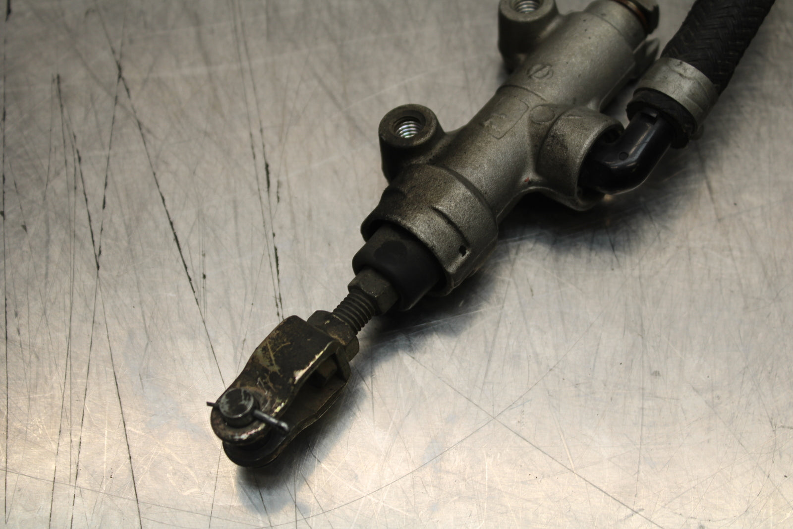 04-05 KAWASAKI NINJA ZX10R REAR BACK BRAKE MASTER CYLINDER W RESERVOIR BB163