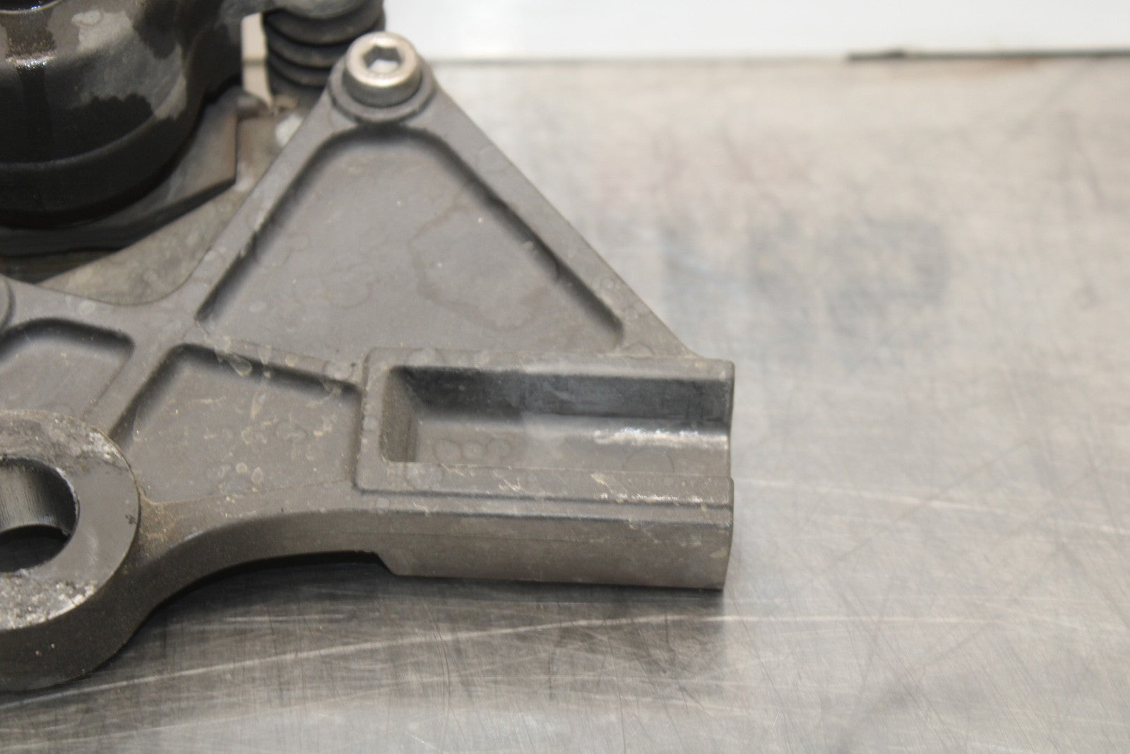 08 KAWASAKI NINJA ZX10R REAR BACK BRAKE CALIPER W MOUNT BRACKET BB201