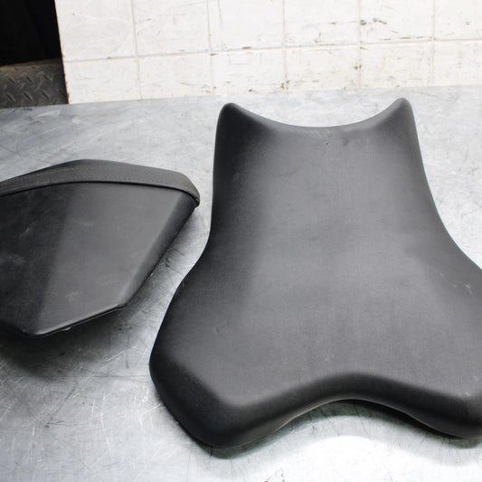 2007 Yamaha YZF R6 FRONT DRIVERS SEAT PAD SADDLE PILLION REAR SET BB525