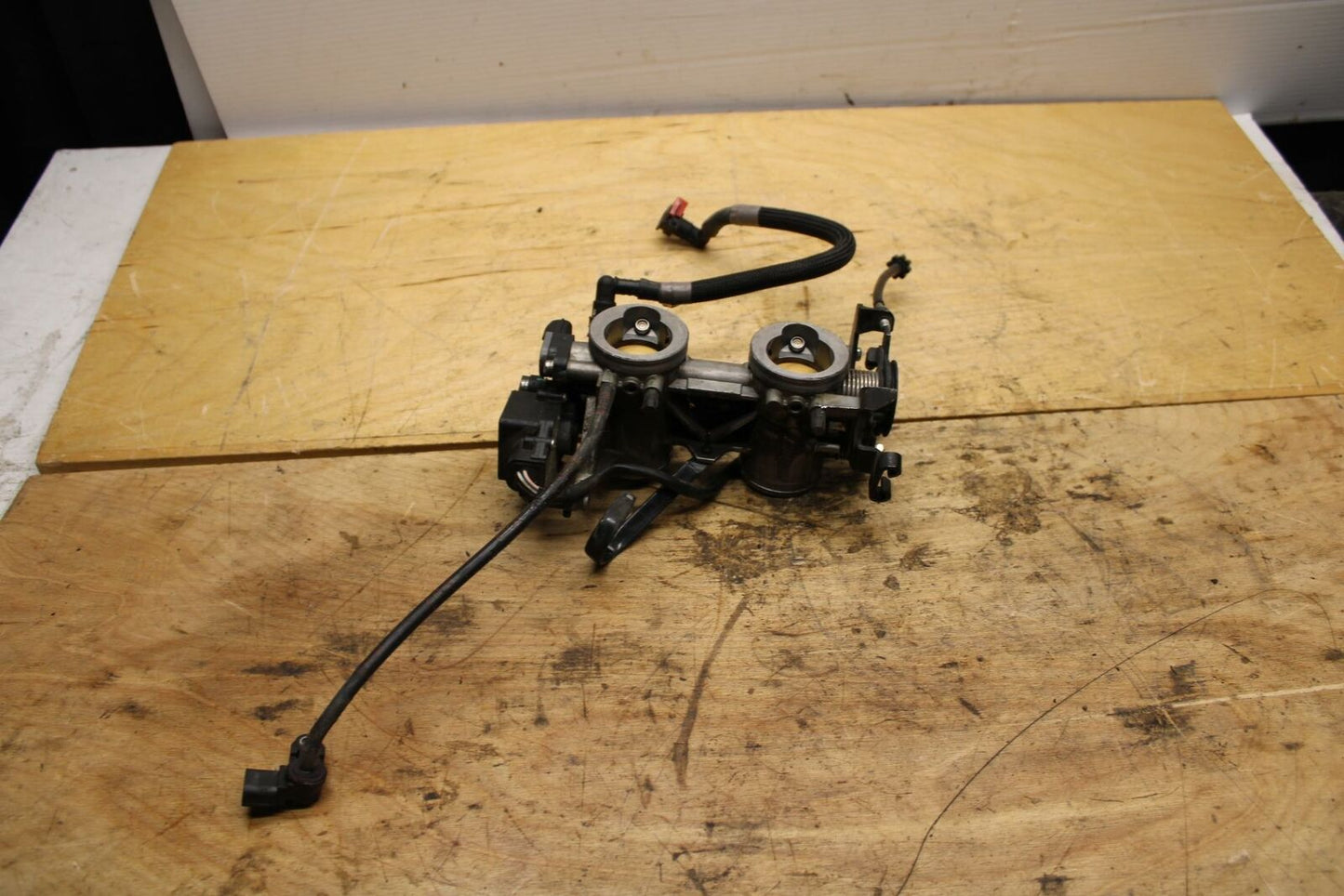 09-10 KAWASAKI ER-6N MAIN FUEL INJECTORS / THROTTLE BODIES 16163-0138 BB325