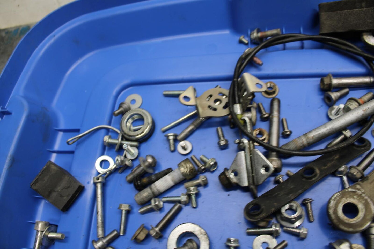 07-08 KAWASAKI CONCOURS 1400 ABS LEFTOVER BOLTS SCREWS BB449