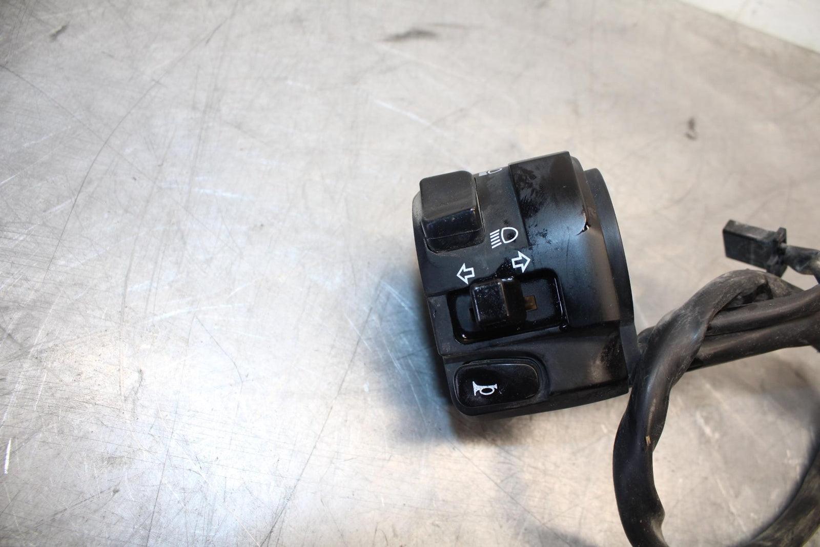 18 KAWASAKI Z 400 LEFT CLIP ON HANDLE HORN SIGNALS SWITCH SWITCHES BB469