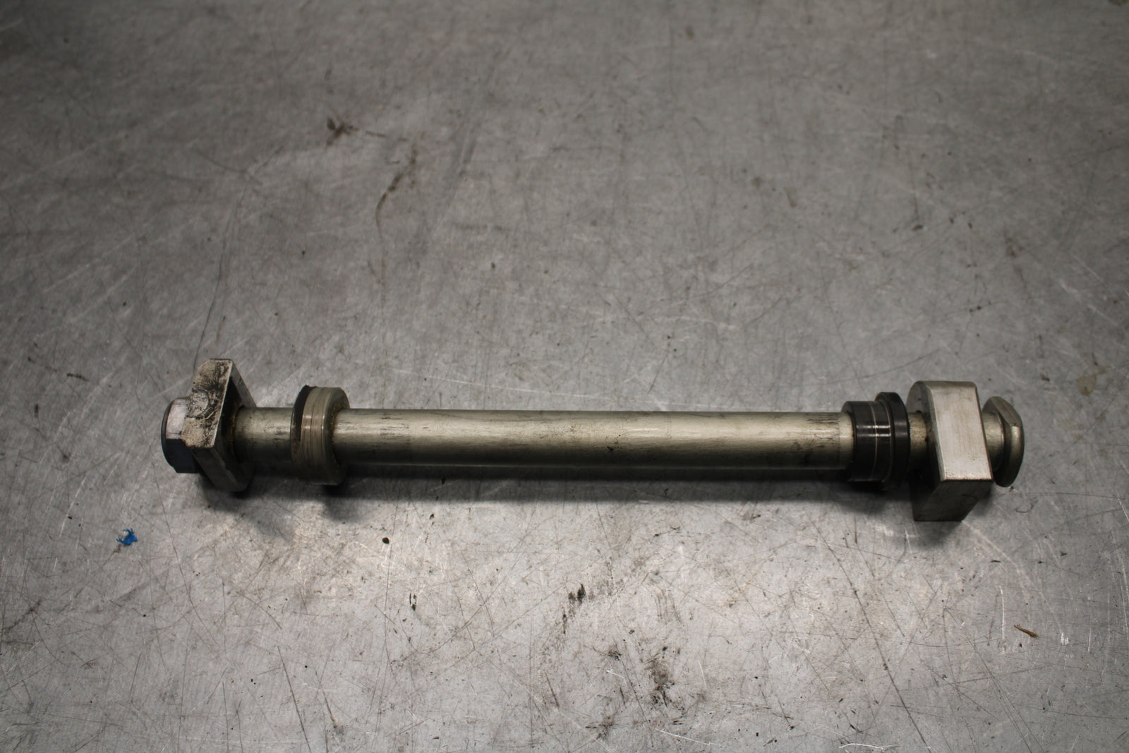 19-21 TRIUMPH SPEED TWIN 1200 REAR AXLE T2015060 BB653
