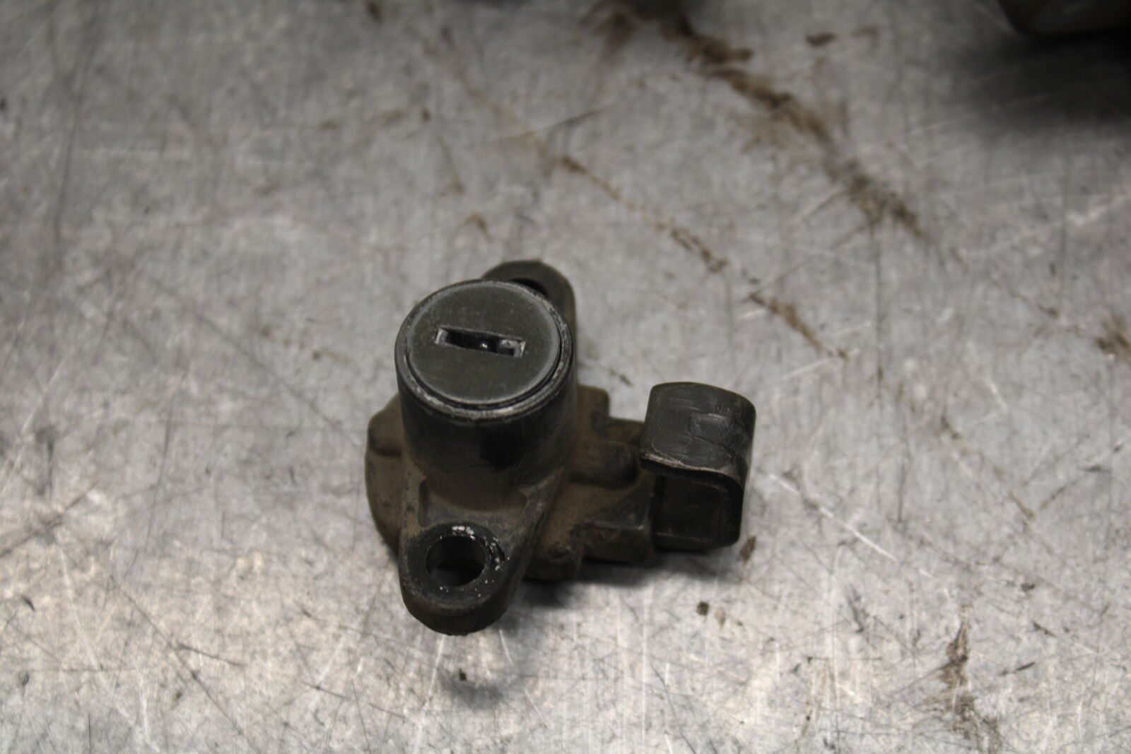85-86 SUZUKI MADURA 1200 IGNITION LOCK KEY SET AND SEAT LOCK  BB691
