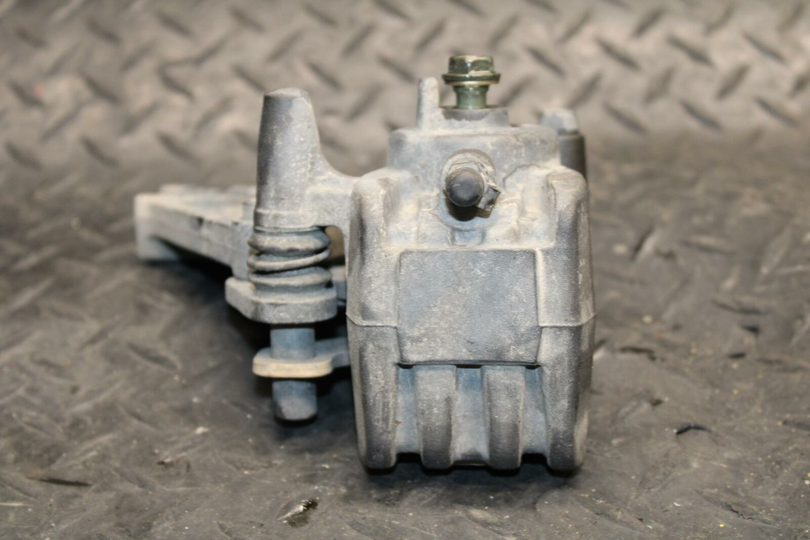 07-09 KAWASAKI VERSYS 650 REAR BACK BRAKE CALIPER W MOUNT BRACKET BB206