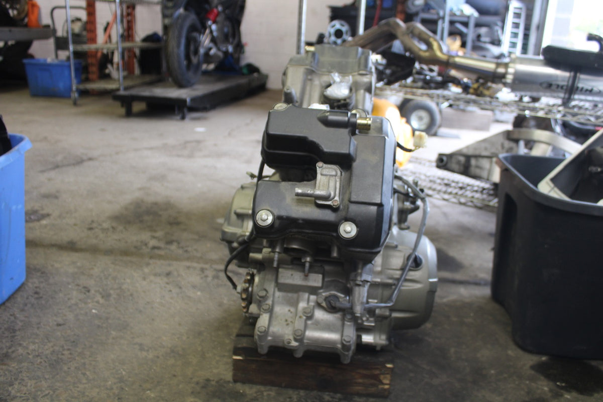 98-05 HONDA SUPER HAWK 1000 VTR1000F ENGINE MOTOR BB924