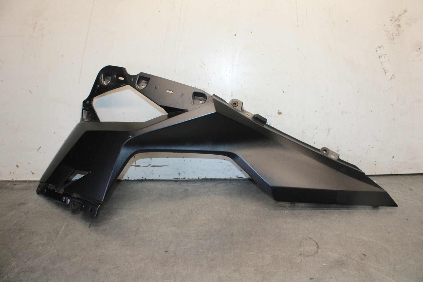 18-23 KAWASAKI NINJA 400 LEFT MID UPPER SIDE FAIRING COWL PLASTIC BB679