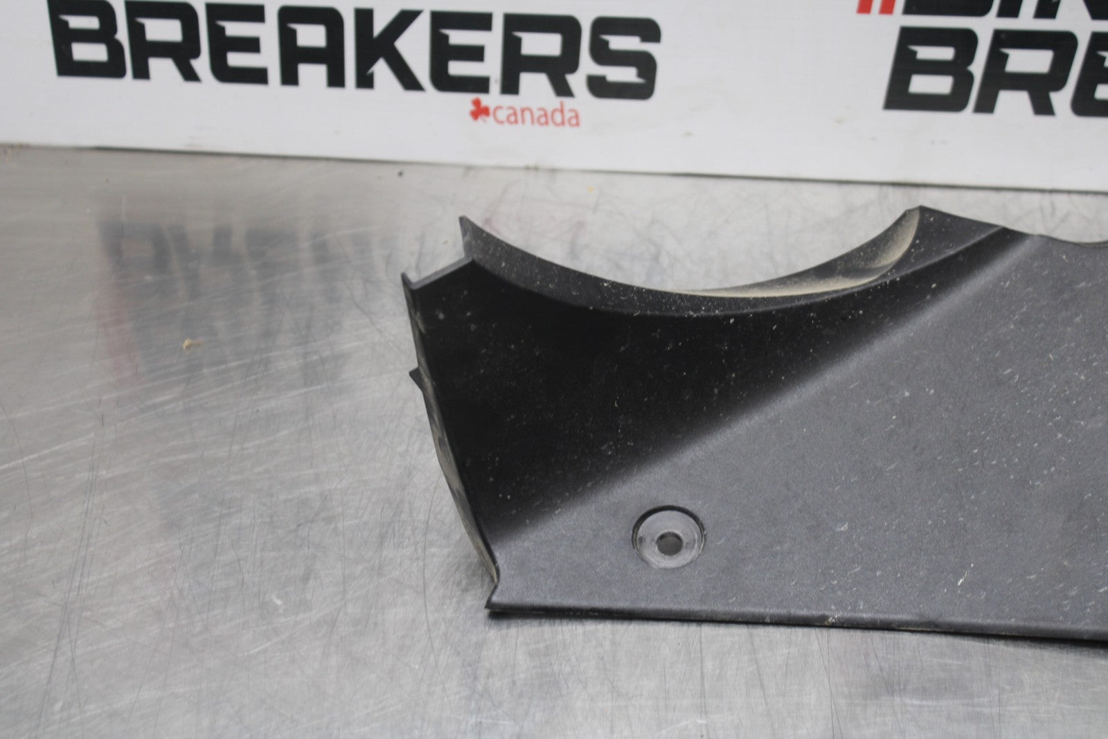 22-25 YAMAHA YZF R7 LEFT INNER FAIRING COWL PANEL TRIM OEM BB769