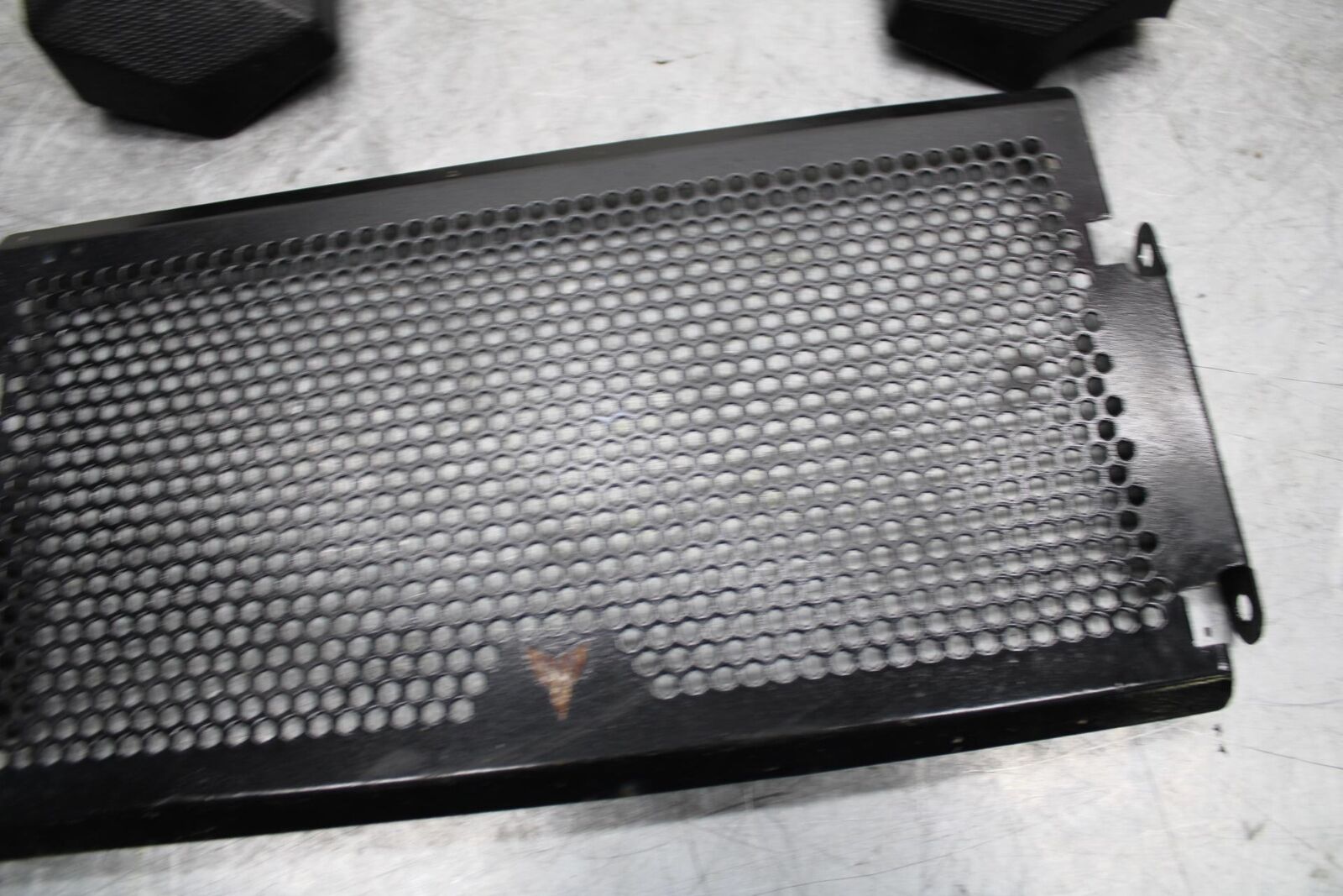 2015 Yamaha FZ07 ENGINE RADIATOR GUARD COVER BB531