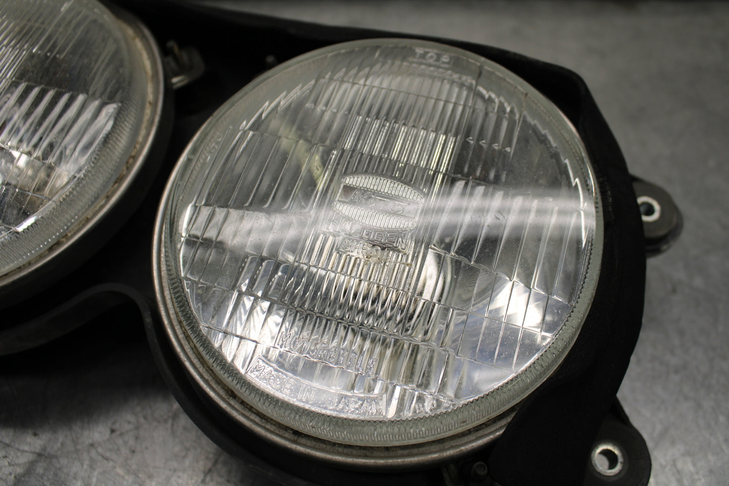 93-94 KAWASAKI NINJA ZX7R FRONT HEADLIGHT HEAD LIGHT LAMP BB122