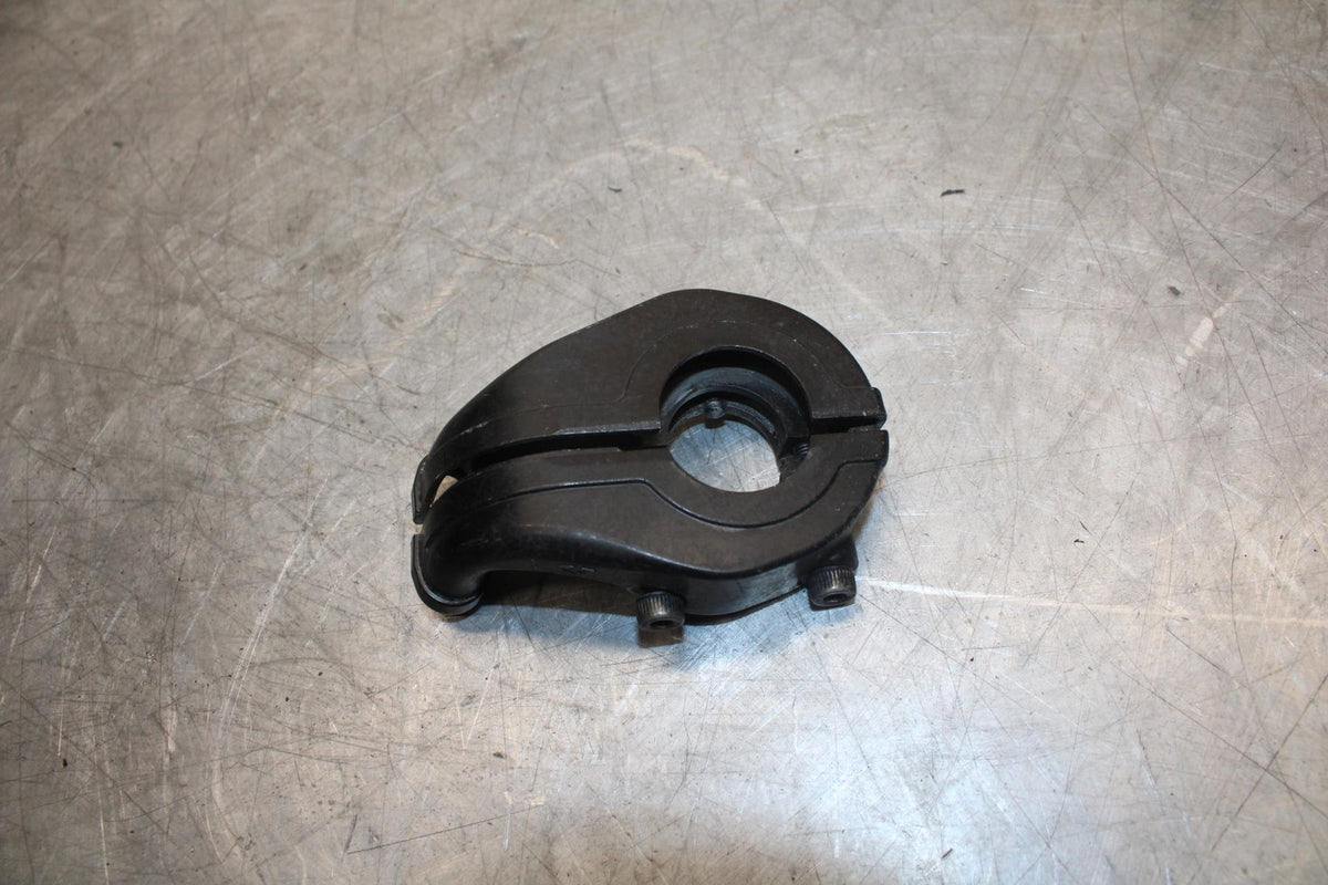 2016 Yamaha XSR900 ABS THROTTLE CABLE LINE HOUSING GUIDE BB516