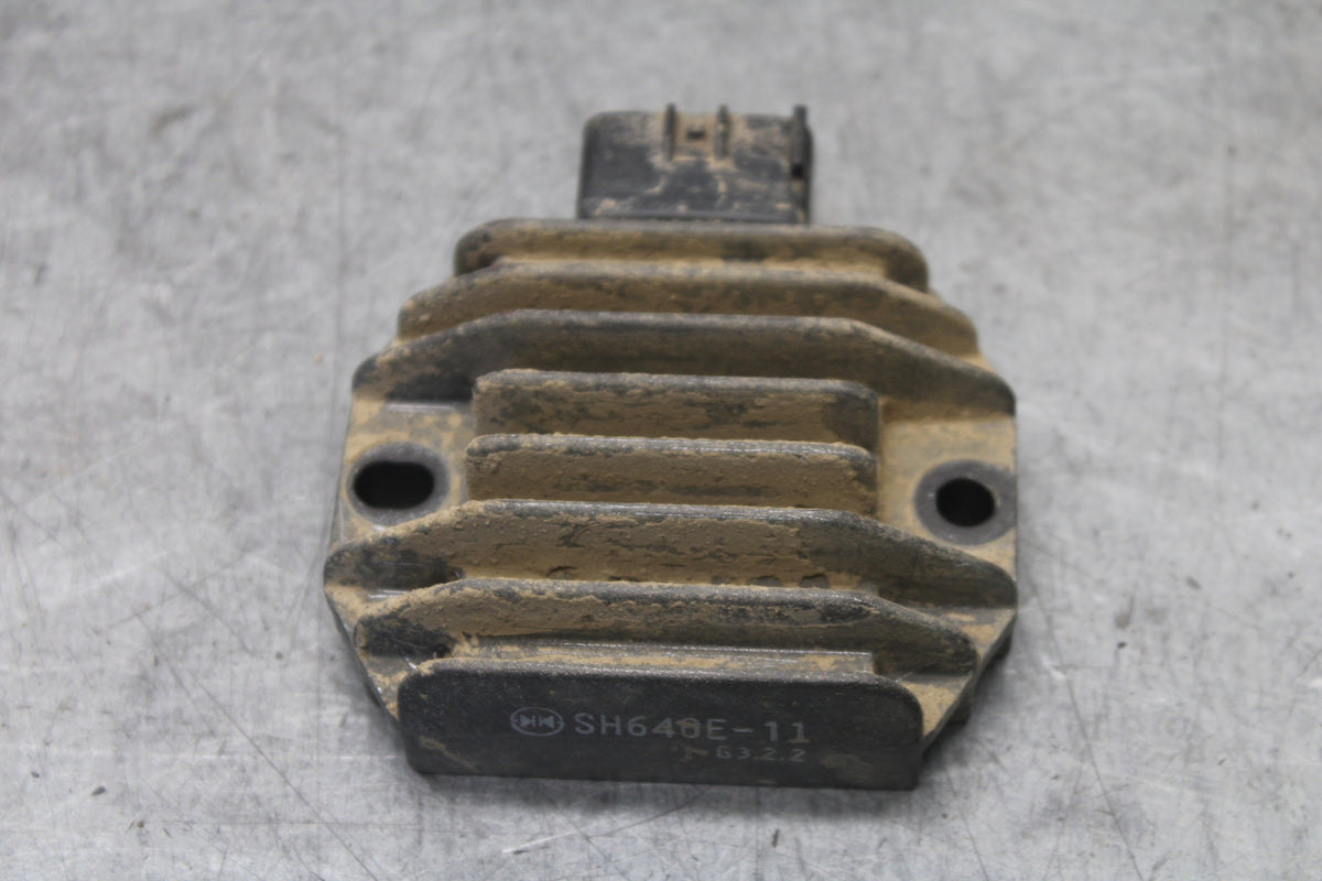 2004 Yamaha Raptor 660R YFM660R RECTIFIER VOLTAGE REGULATOR BB695