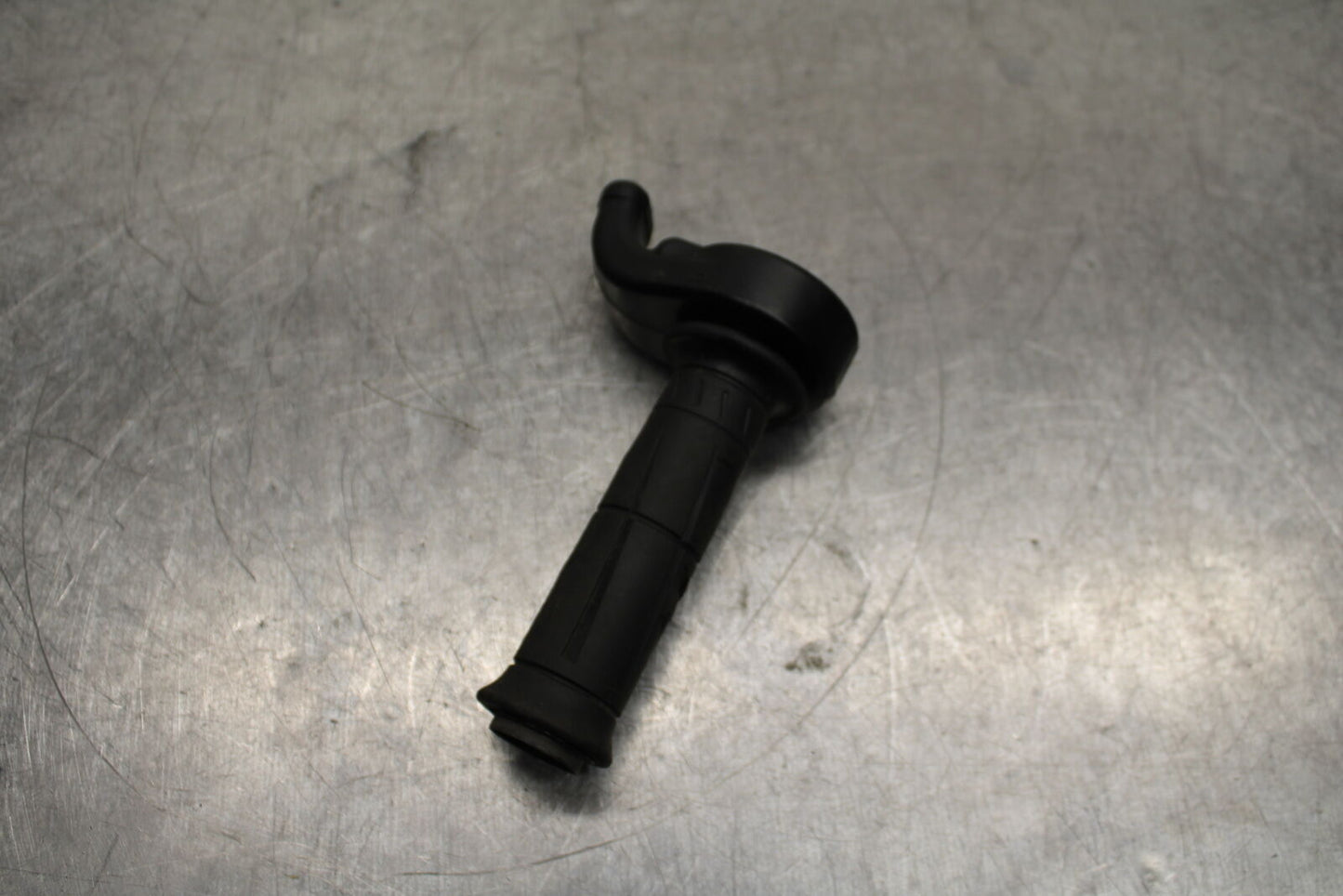 13-17 KAWASAKI NINJA ZX6R ZX636E THROTTLE CABLE LINE HOUSING GUIDE BB735