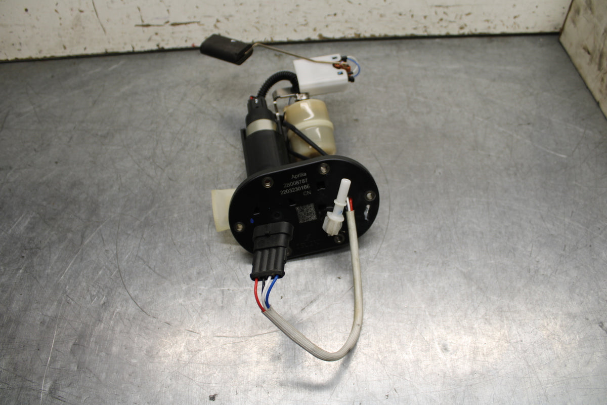 21-24 APRILIA TUONO 660 FACTORY FUEL PUMP GAS PETROL SENDER UNIT BB733