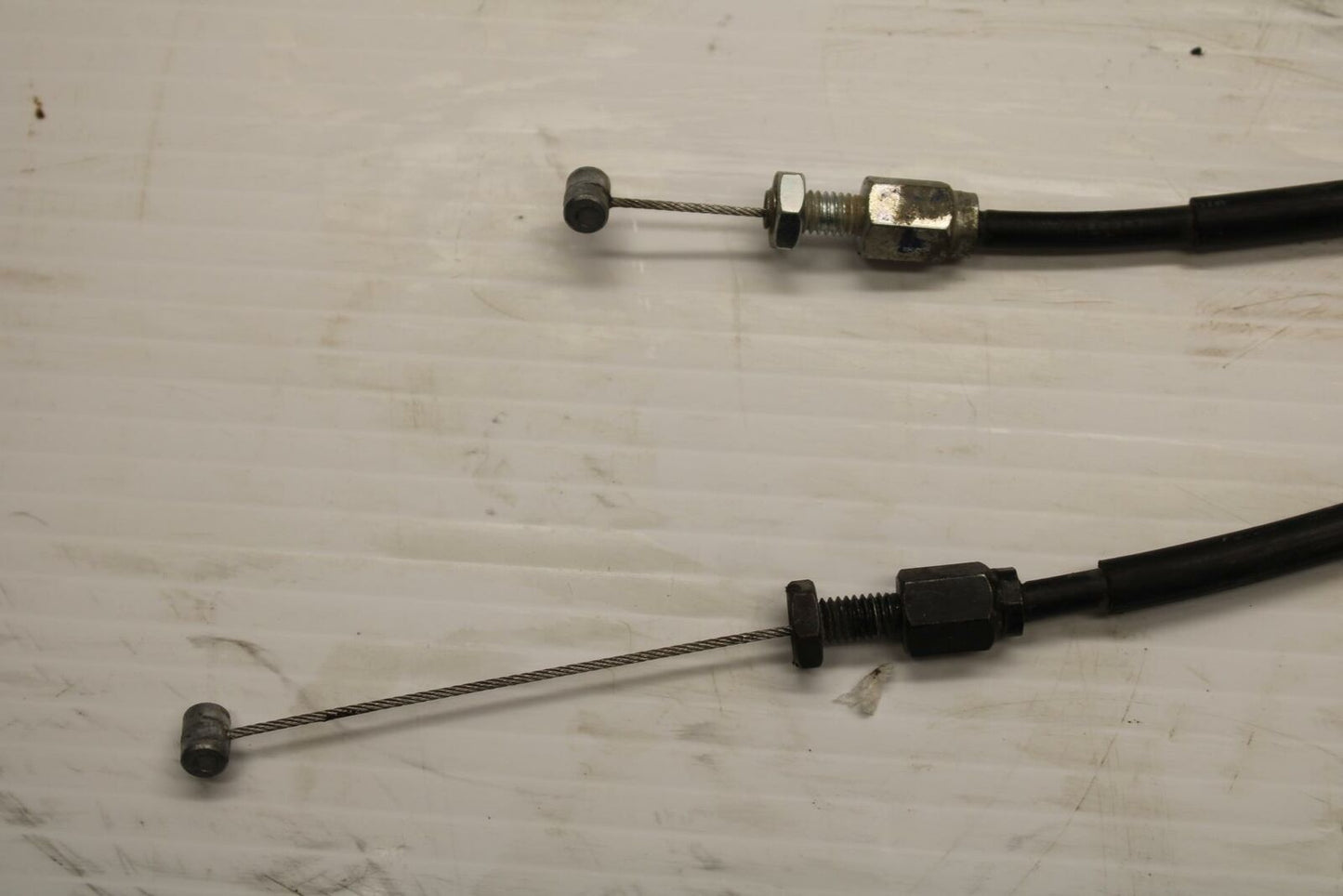 08-16 YAMAHA YZF R6 THROTTLE CABLE LINE HOUSING GUIDE TUBE BB273
