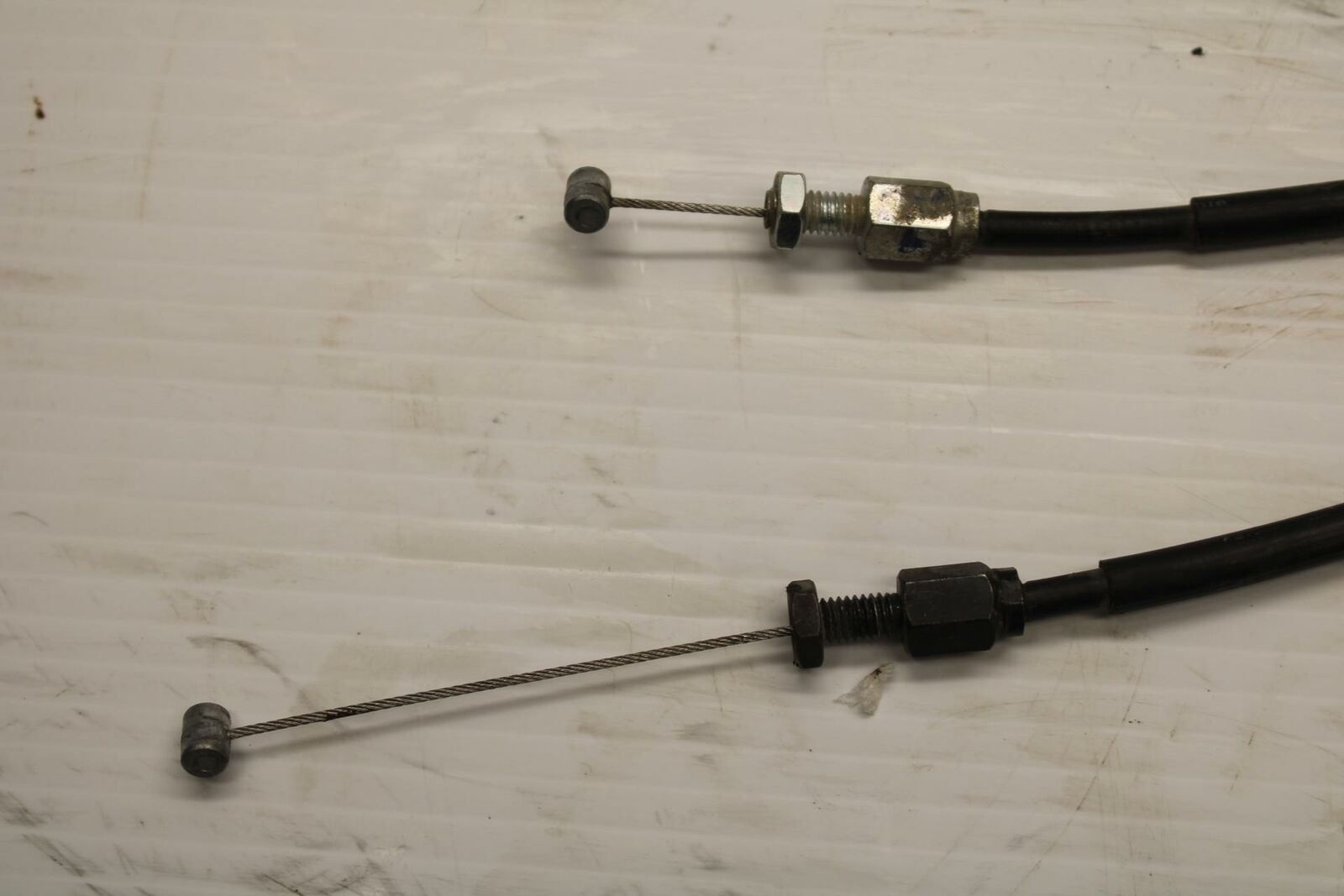 08-16 YAMAHA YZF R6 THROTTLE CABLE LINE HOUSING GUIDE TUBE BB273
