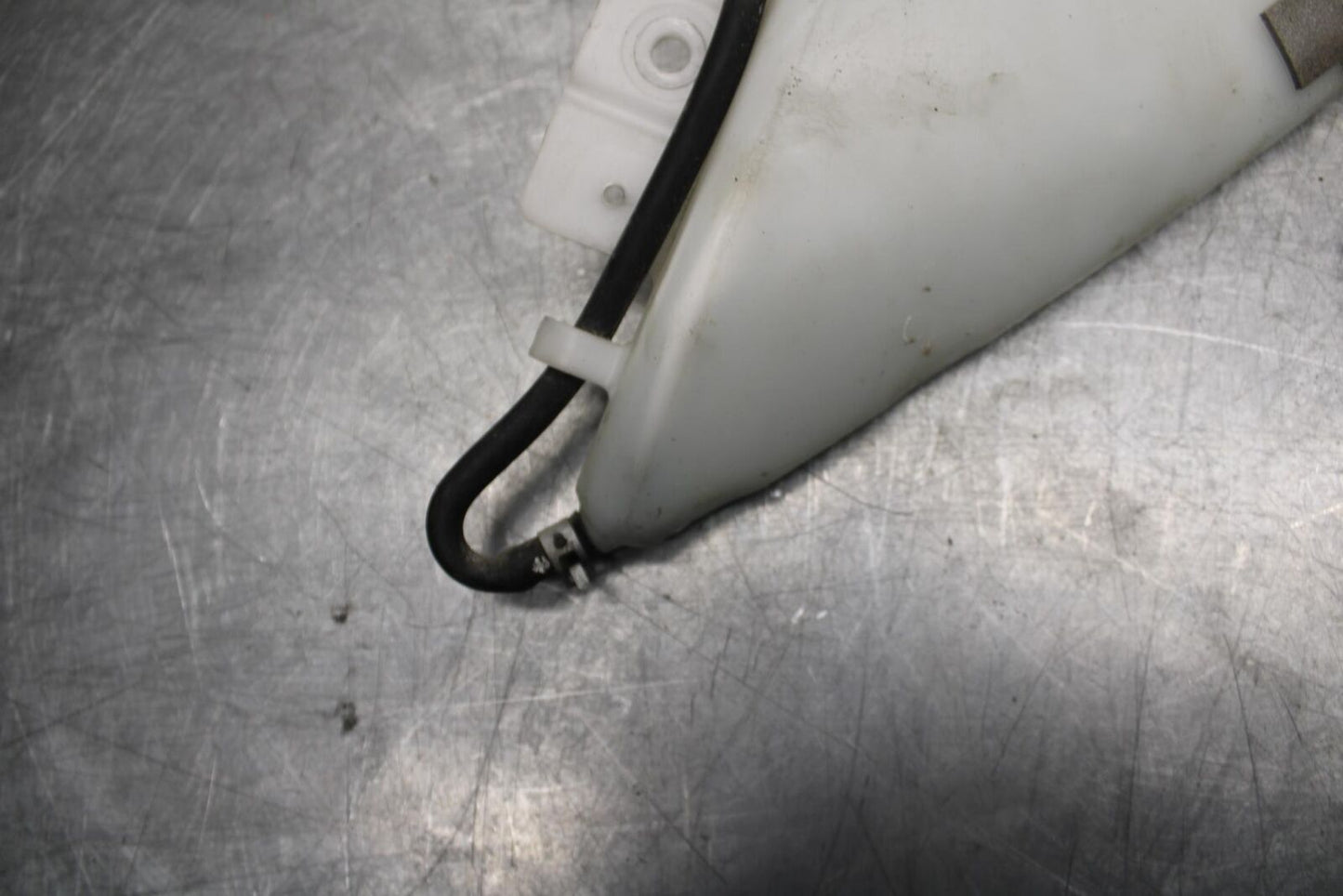 11-22 SUZUKI GSXR 600  COOLANT WATER TANK RESERVOIR BOTTLE BB485