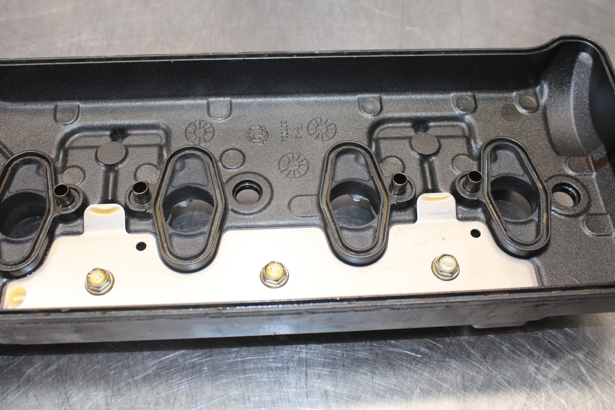 06-07 HONDA CBR1000RR ENGINE TOP END CYLINDER HEAD COVER BB166