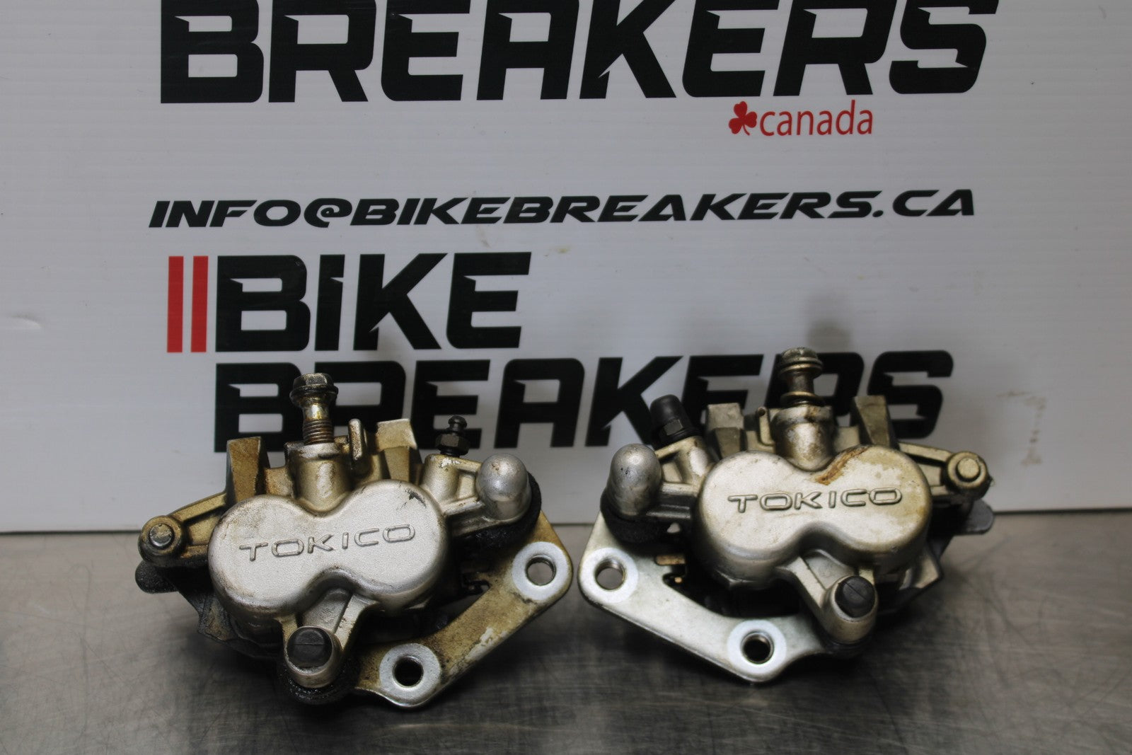 03-08 KAWASAKI VULCAN 1600 RIGHT LEFT FRONT BRAKE CALIPER SET PAIR BB196