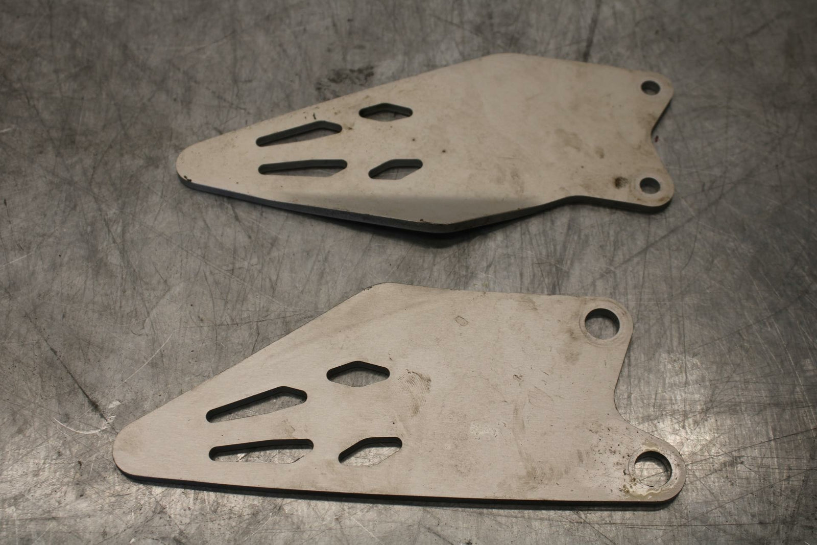 19-20 KAWASAKI NINJA ZX6R ZX636 LEFT RIGHT REARSET HEEL GUARD COVER PAIR BB419