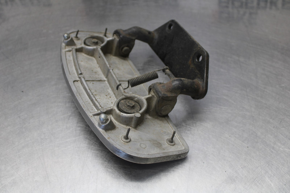 97 KAWASAKI VULCAN 1500 VN1500D CLASSIC LEFT FRONT FOOT REST PEG STEP BB936