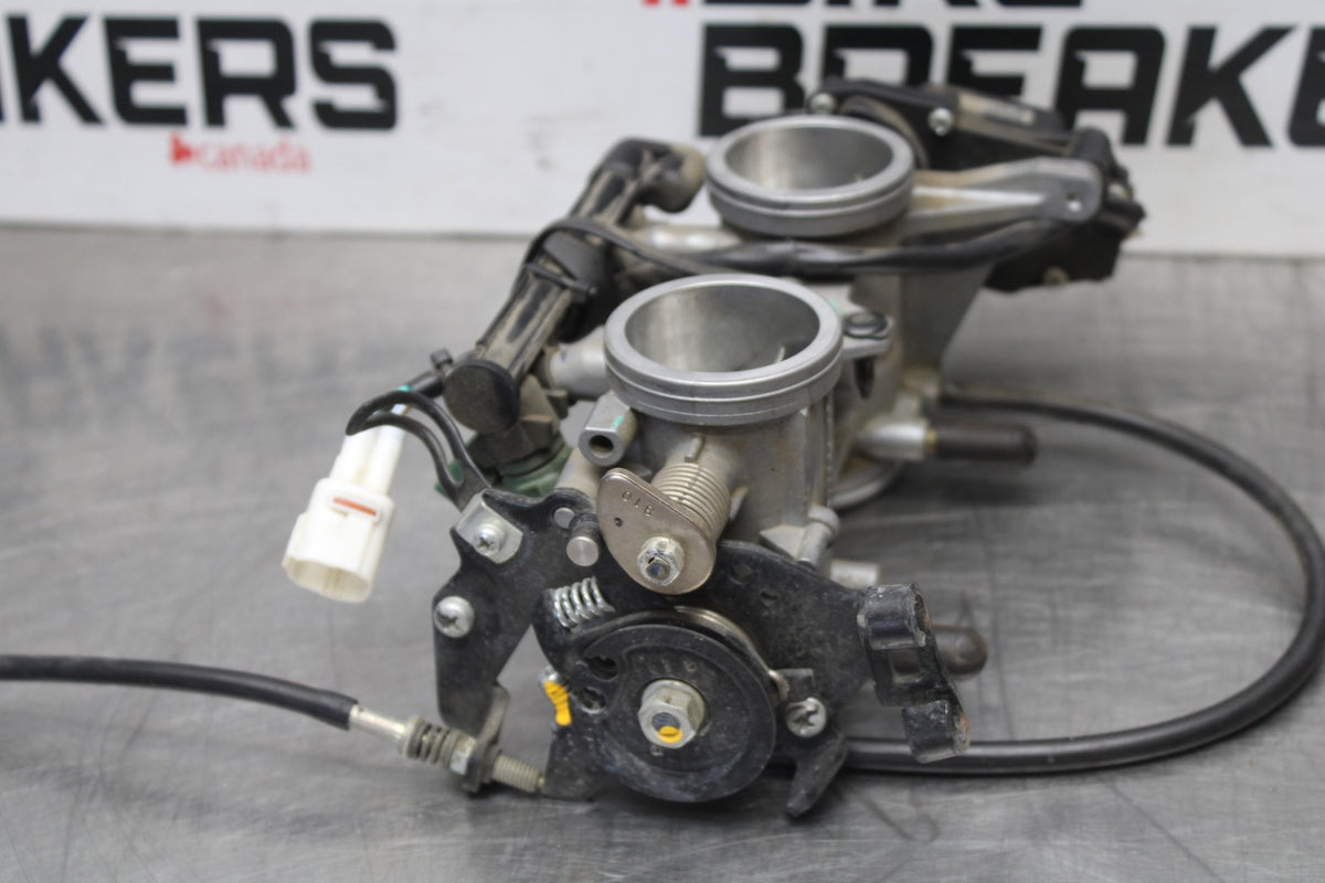 12-16 KAWASAKI NINJA 650 EX650F ABS MAIN FUEL INJECTORS / THROTTLE BODIES  BB860