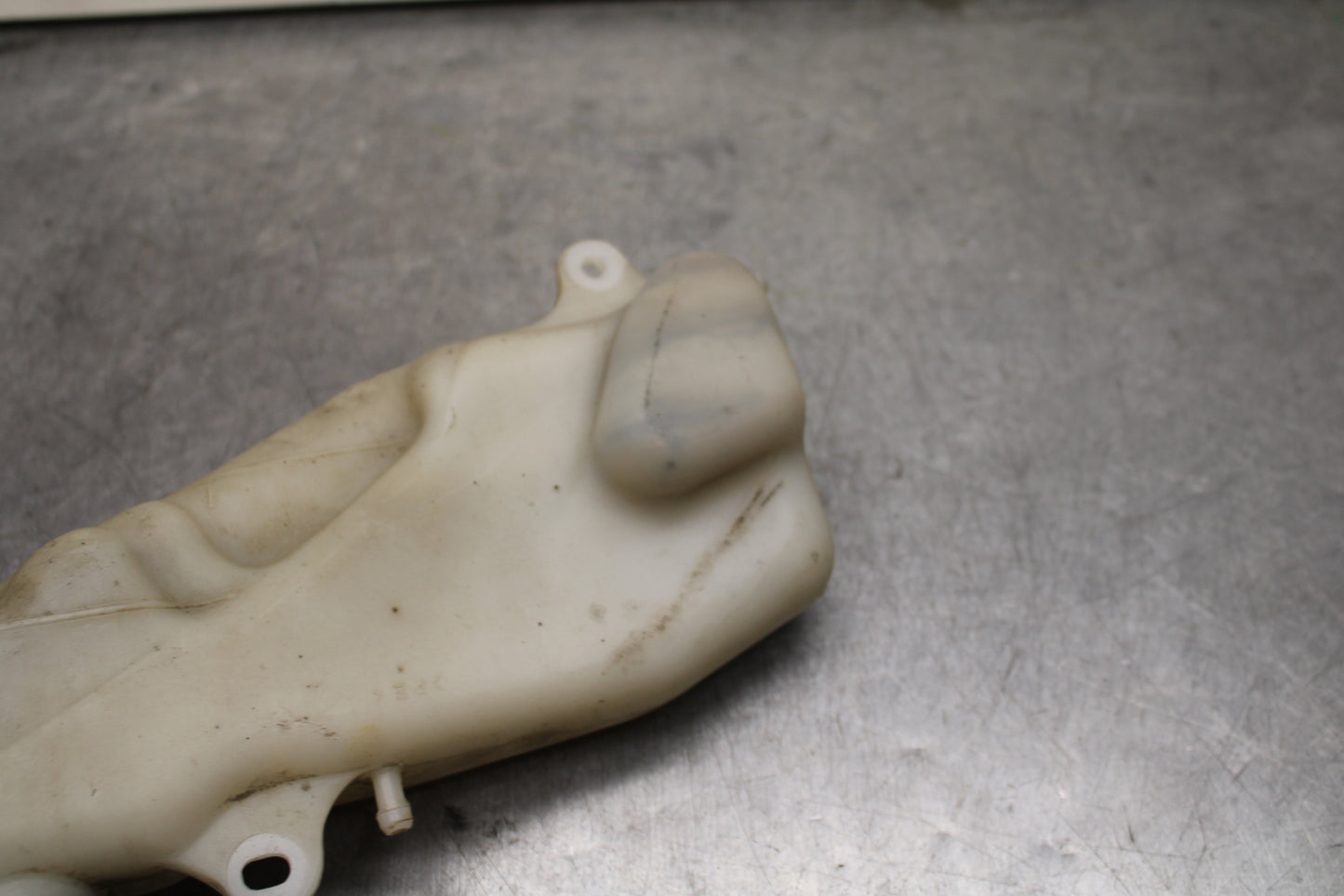 93-94 KAWASAKI NINJA ZX7R COOLANT WATER TANK RESERVOIR BOTTLE BB122