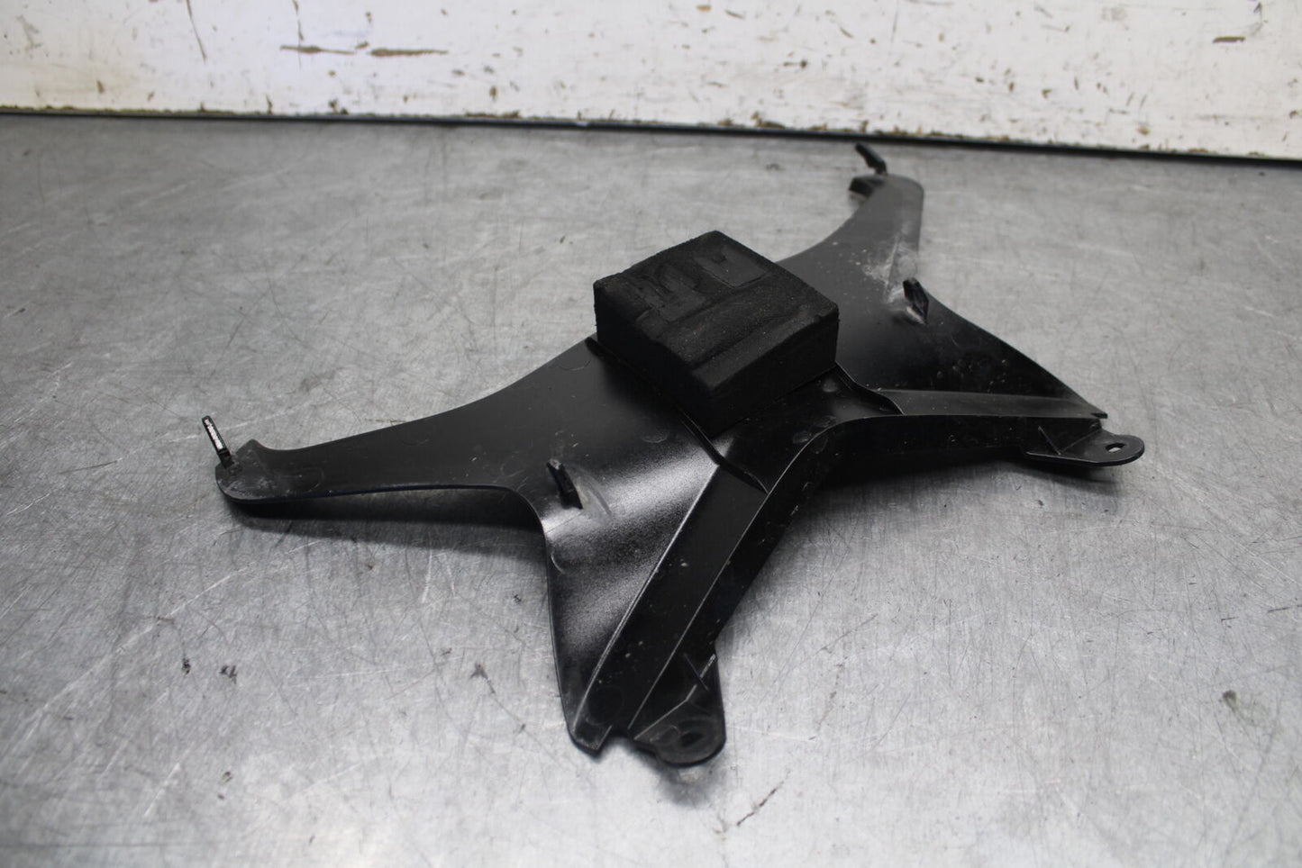 09-12 KAWASAKI NINJA ZX6R CENTER REAR BACK TAIL FAIRING COWL BB698