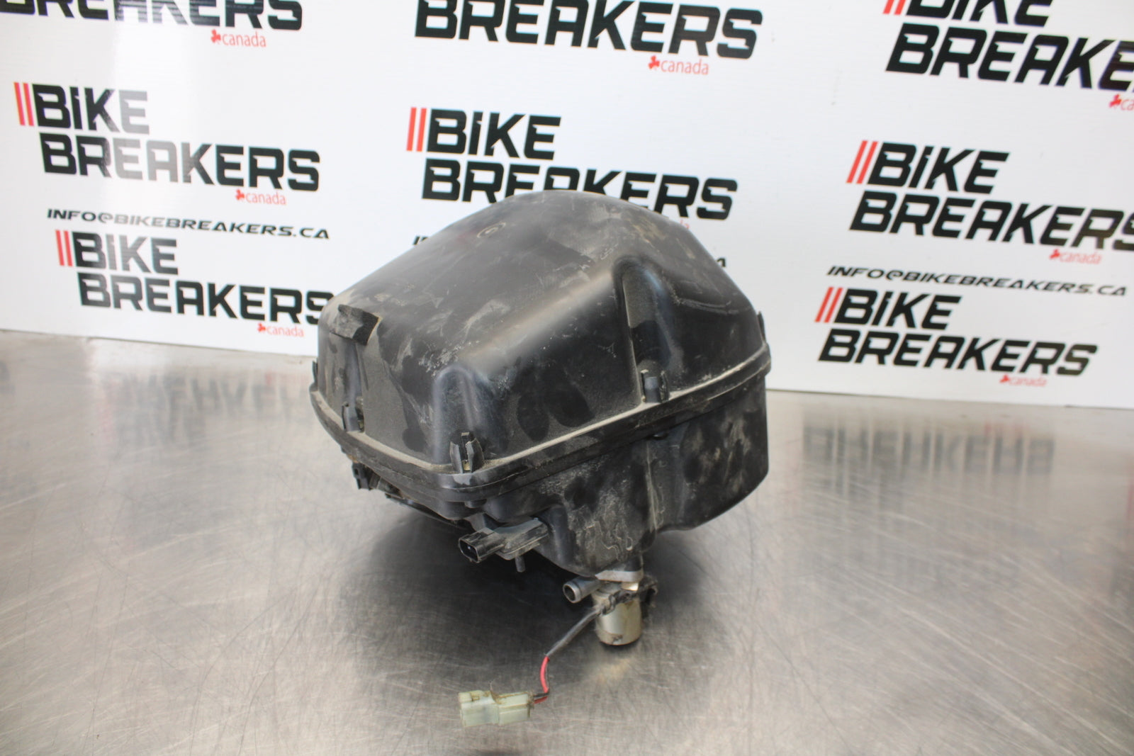 03 SUZUKI SV650S AIRBOX AIR INTAKE FILTER BOX BB167