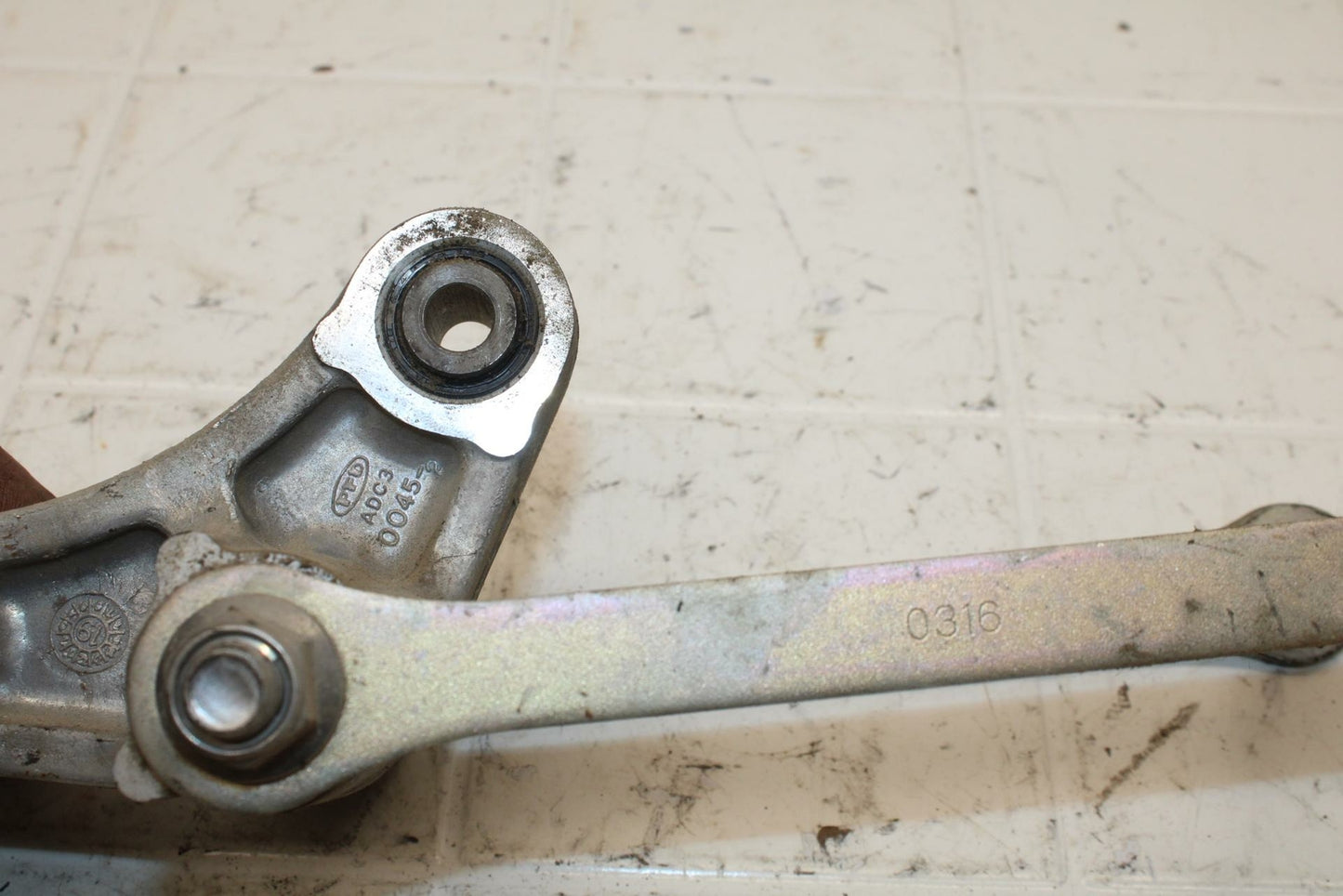 19-20 KAWASAKI NINJA ZX6R REAR DOGBONE SHOCK LINKAGE LINK BB407