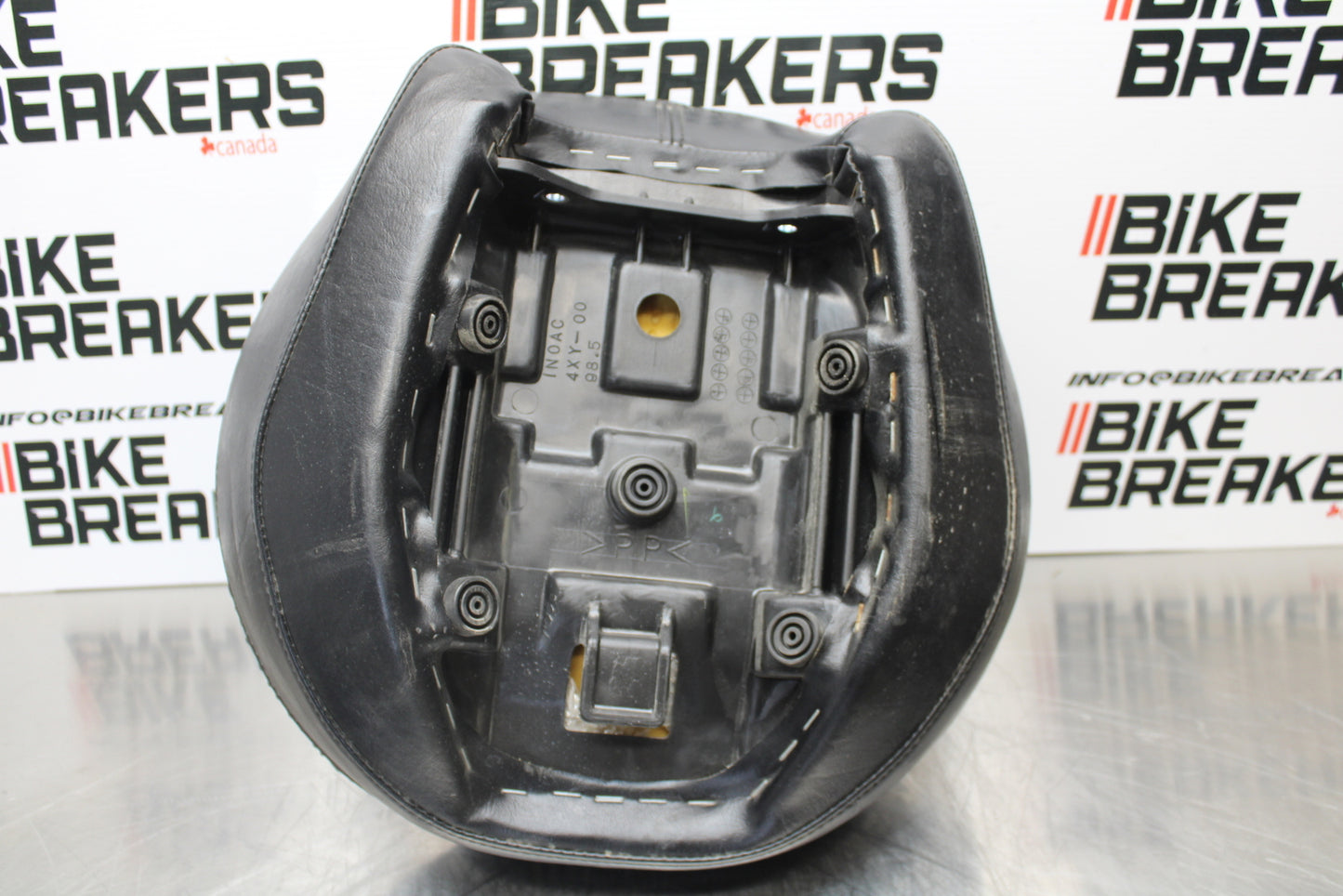 09 YAMAHA ROYAL STAR XVZ1300TF VENTURE REAR BACK PASSENGER SEAT BB151
