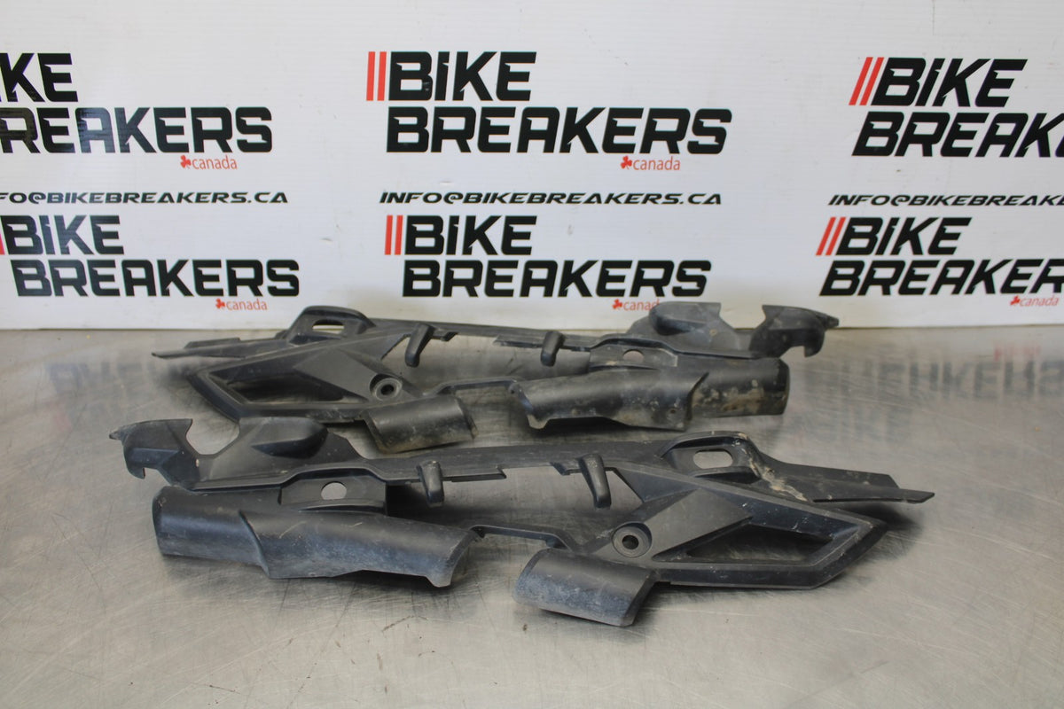 15 TRIUMPH TIGER 800 REAR BACK TAIL FAIRING COWL SHROUD BB873