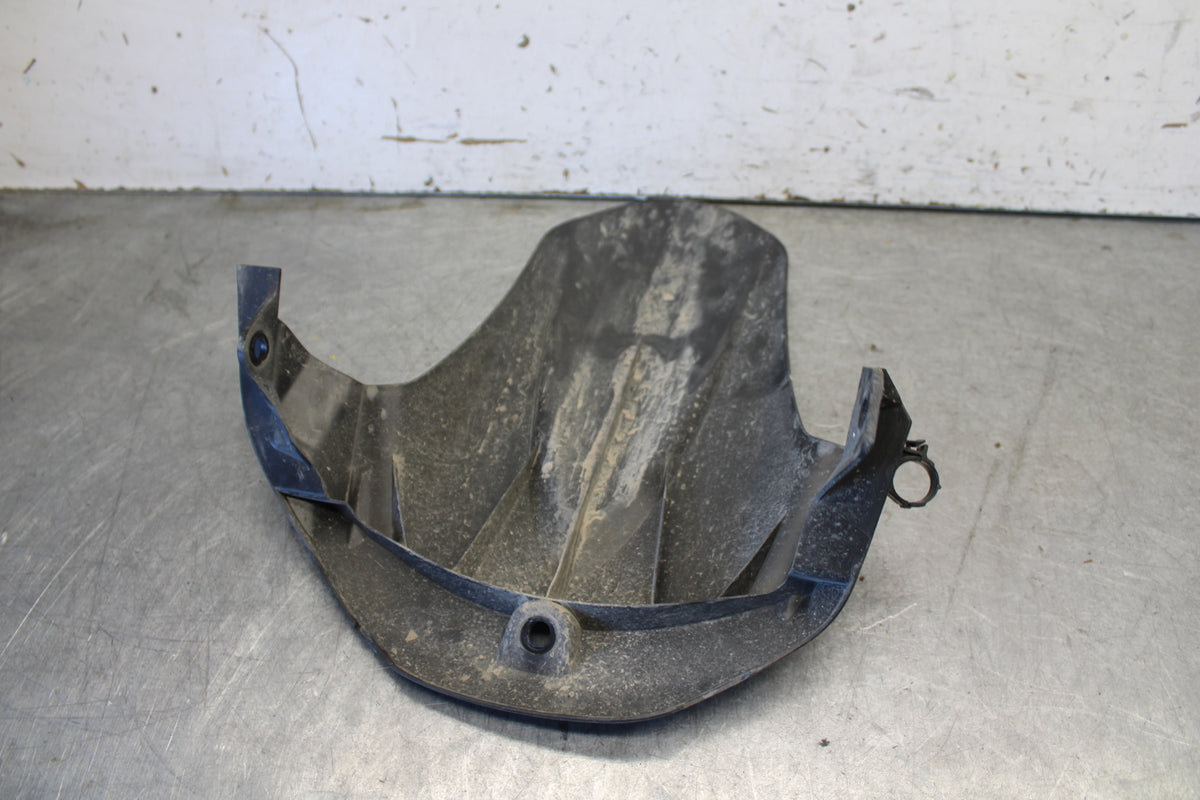 11-24 SUZUKI GSXR750 REAR BACK WHEEL TIRE HUGGER FENDER BB687