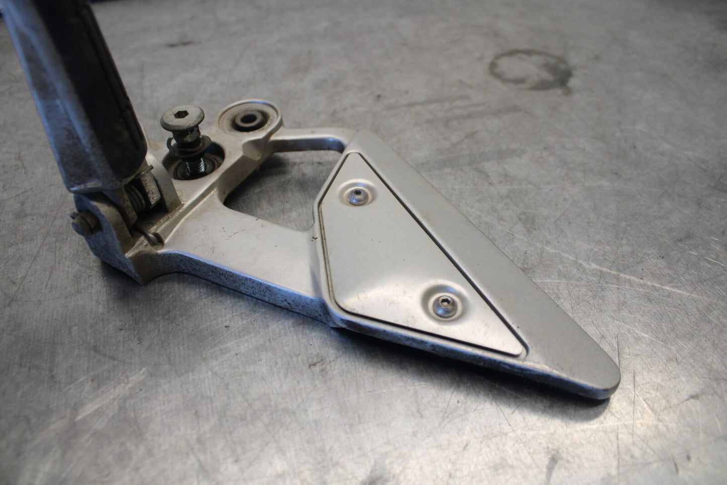 07-09 YAMAHA FZ6 LEFT REARSET REAR SET DRIVER FOOT PEG REST STOP BB713