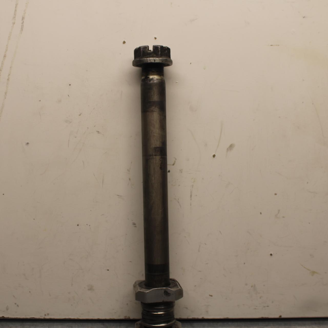 05 YAMAHA YZF R6S REAR AXLE BACK WHEEL RIM PIVOT BOLT AXEL BB50