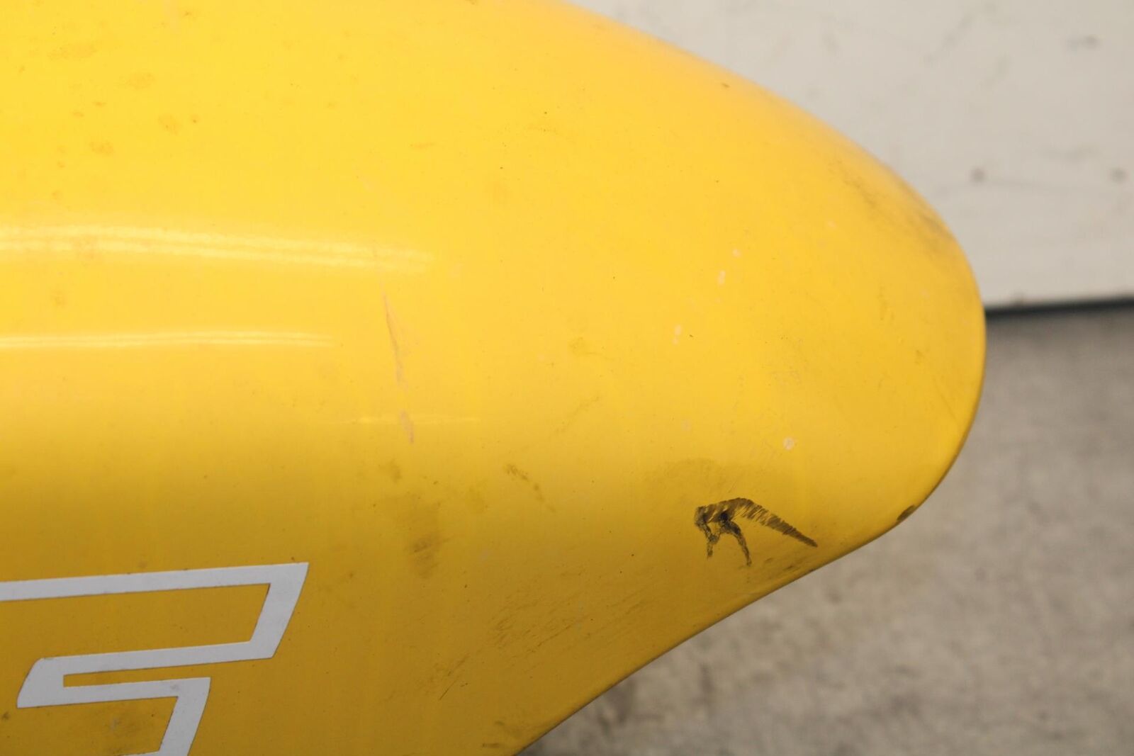 1988 Suzuki Katana 600 GSX600F YELLOW FRONT WHEEL FENDER COWL FAIRING BB94