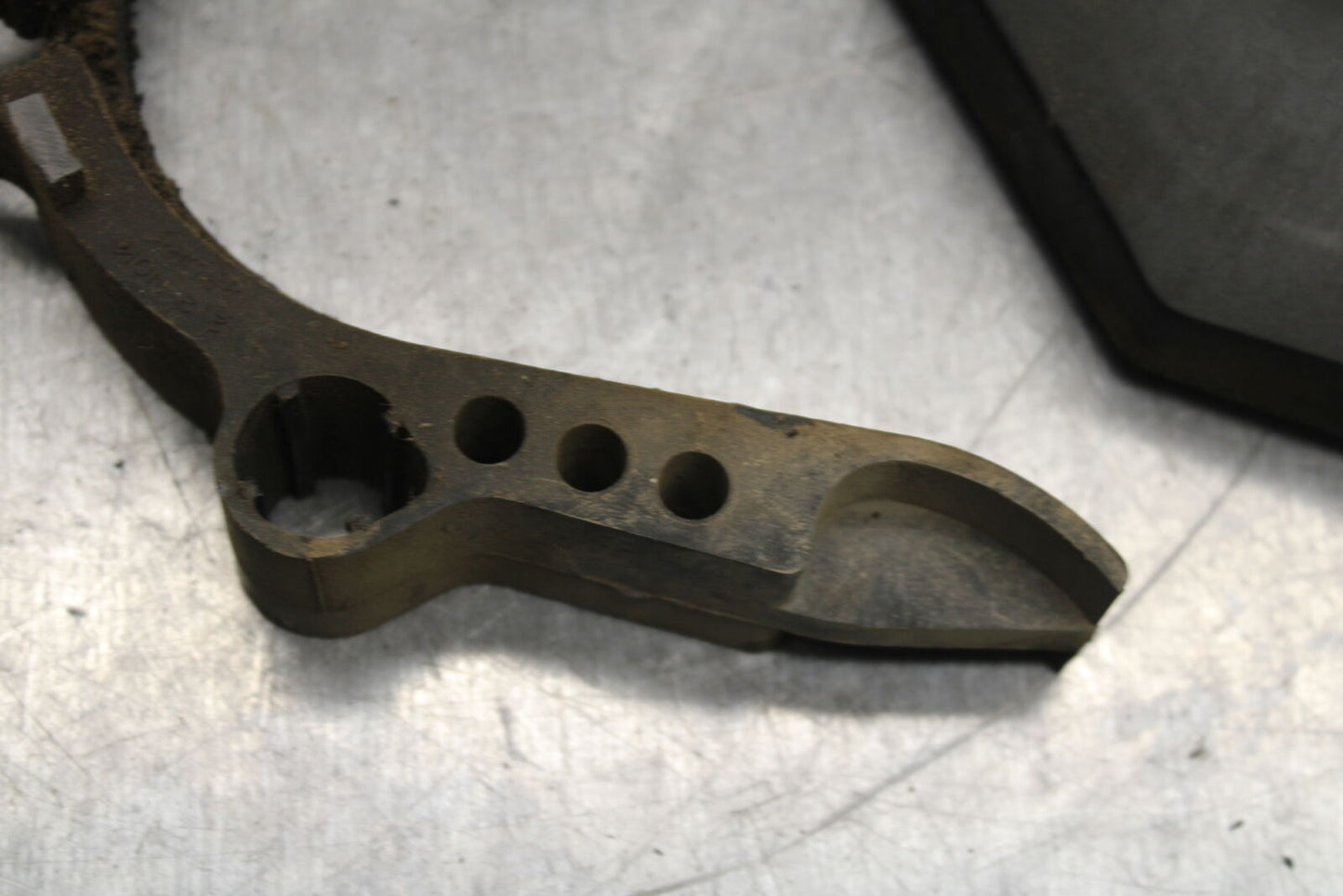 06-07 YAMAHA YZF R6 ENGINE SPROCKET COVER BB742