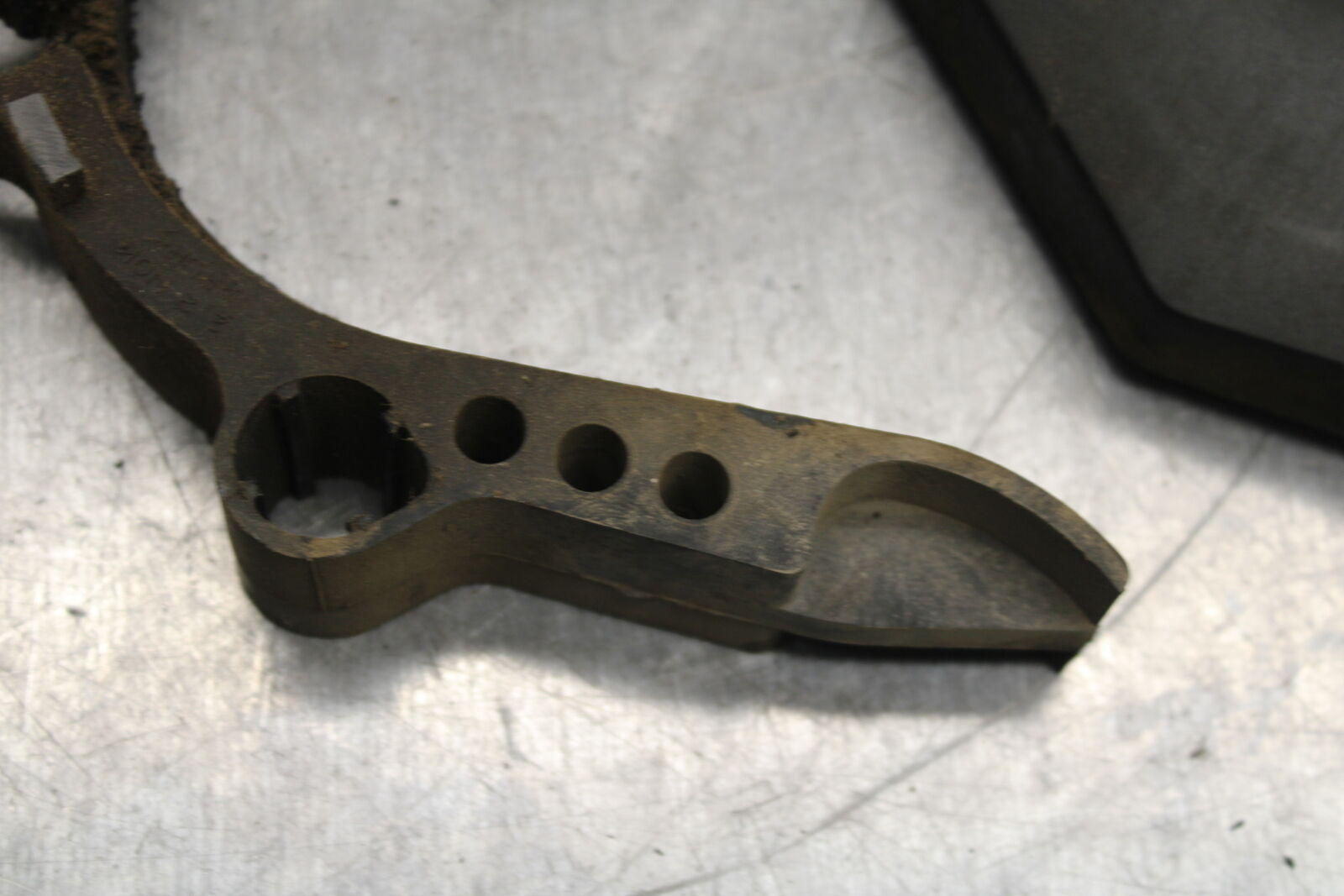 06-07 YAMAHA YZF R6 ENGINE SPROCKET COVER BB742