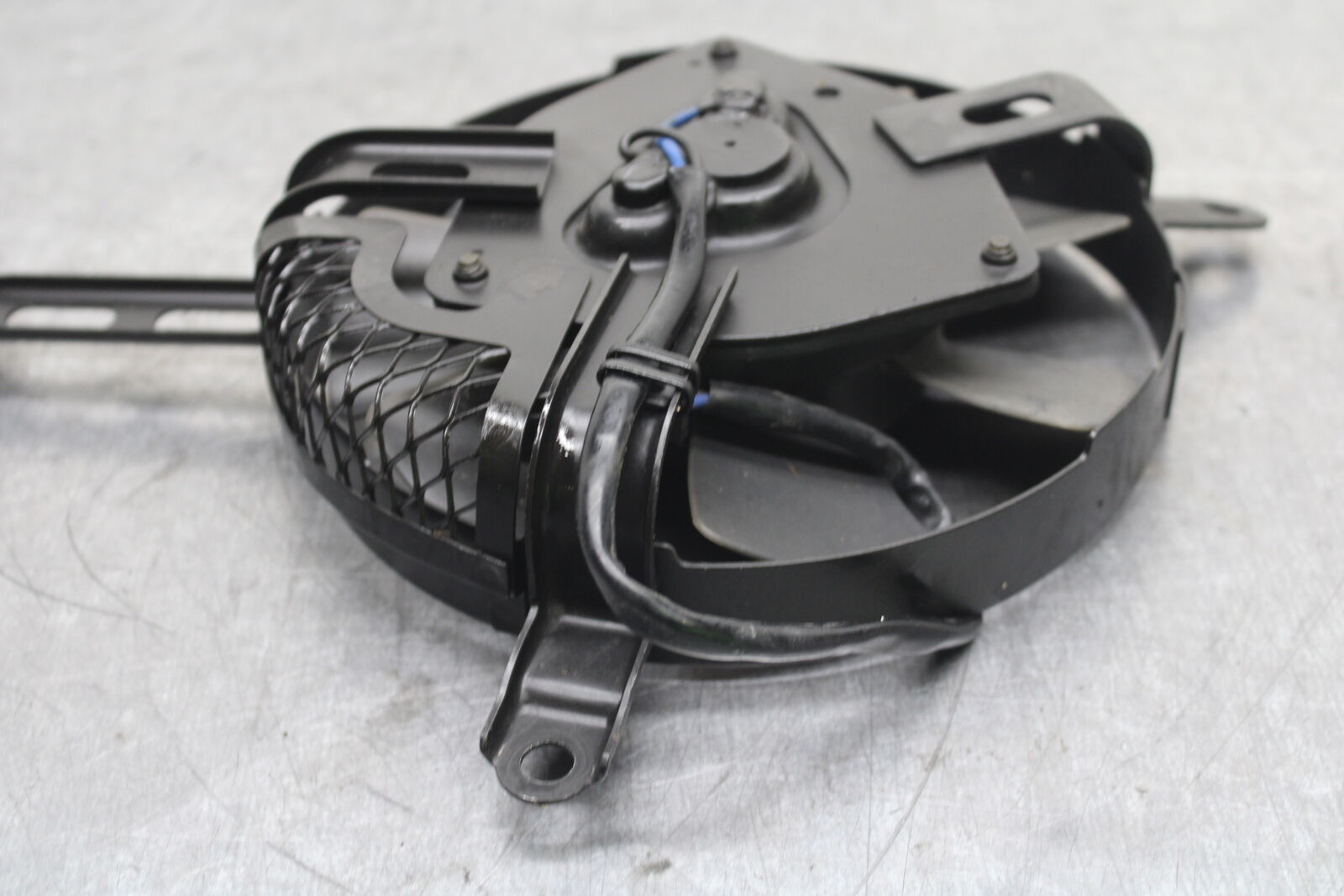 05-06 SUZUKI GSXR1000 ENGINE RADIATOR COOLING FAN BB113